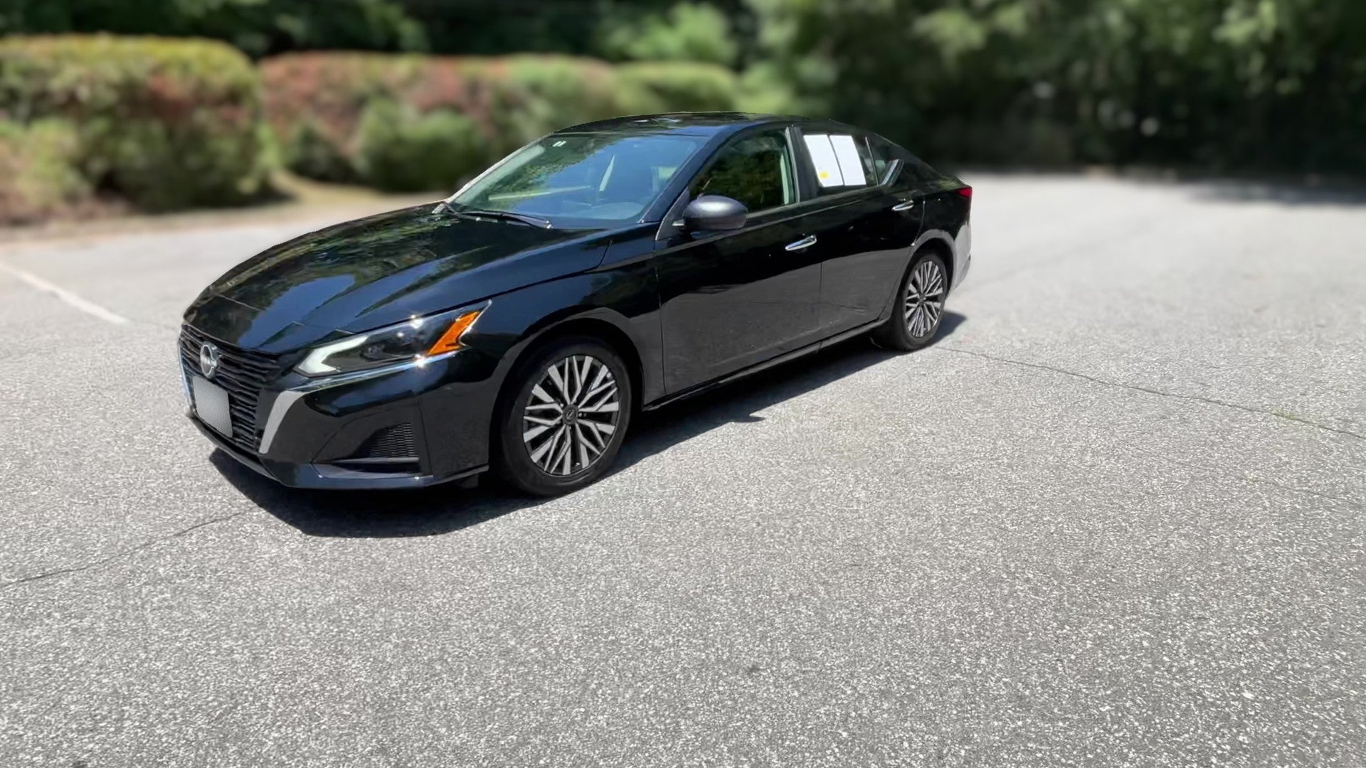 2025 Nissan Altima vehicle photo