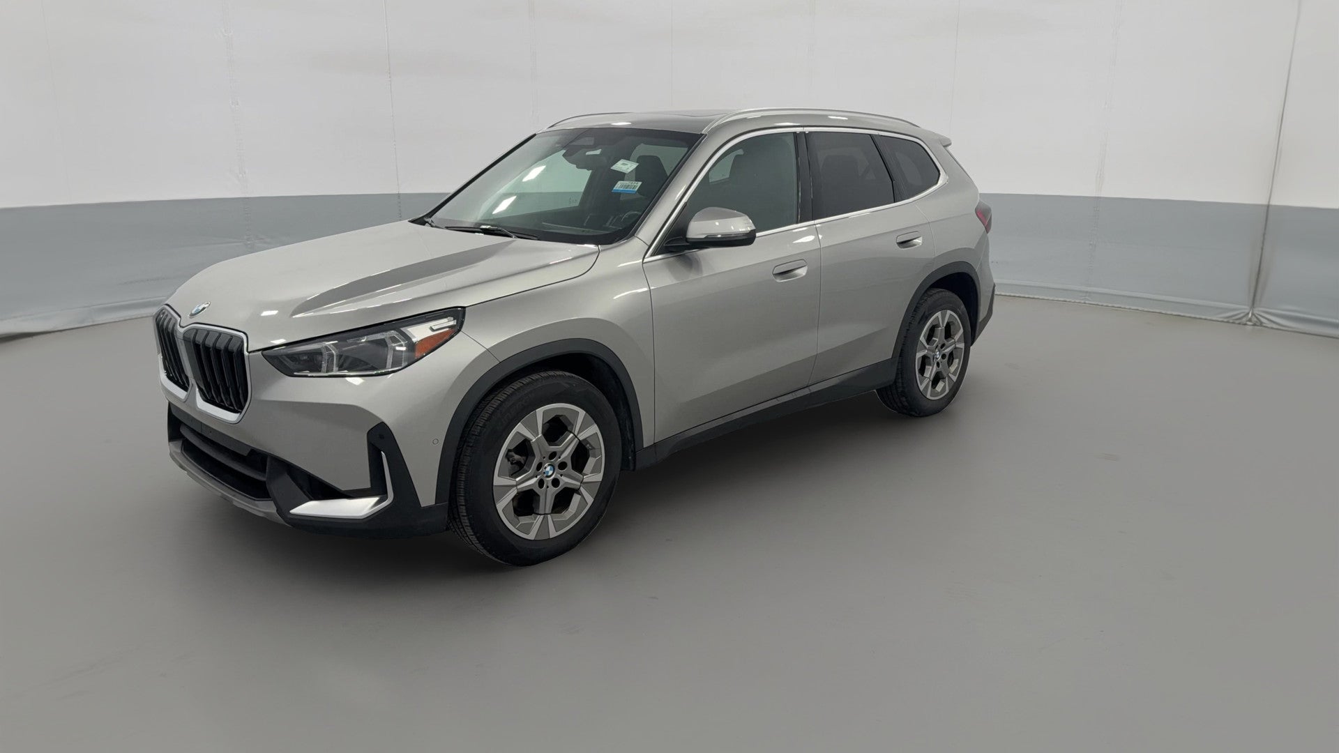 2023 BMW X1 vehicle photo