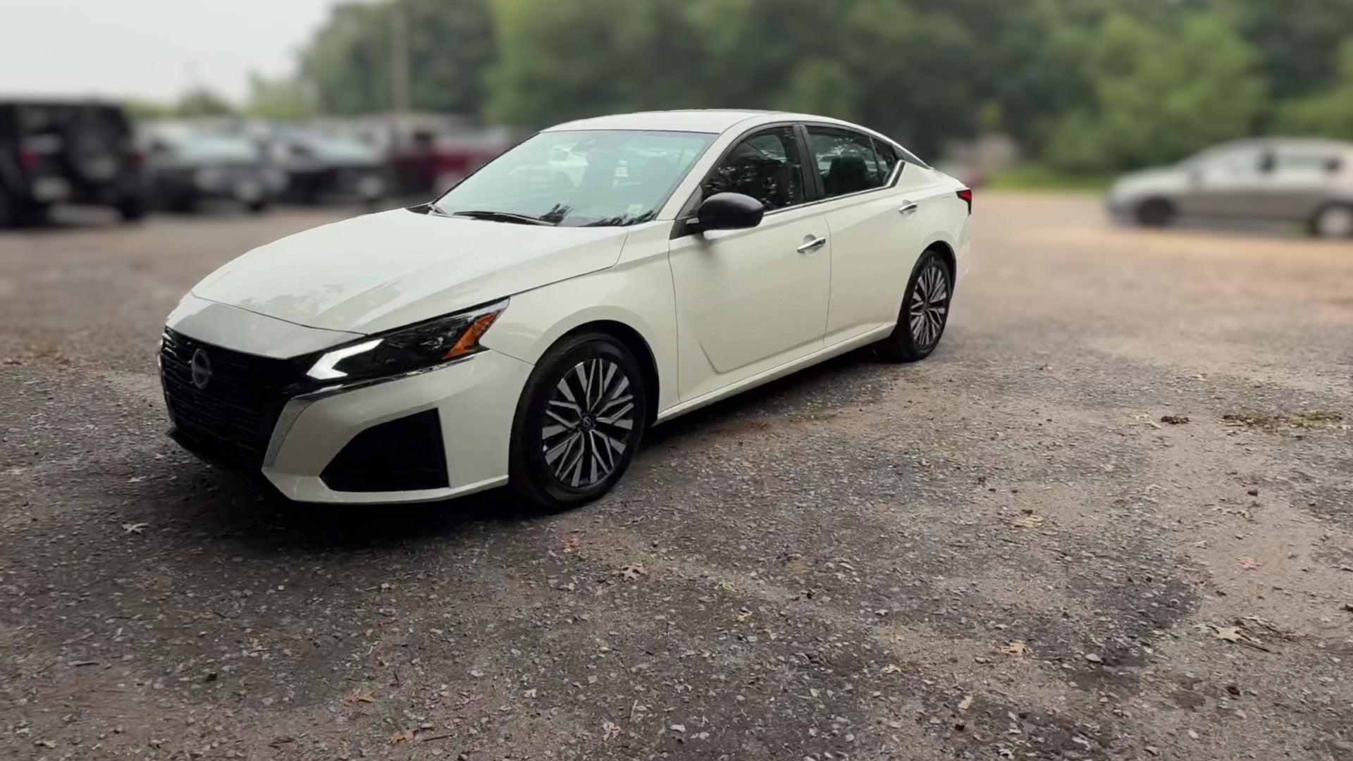 2025 Nissan Altima vehicle photo