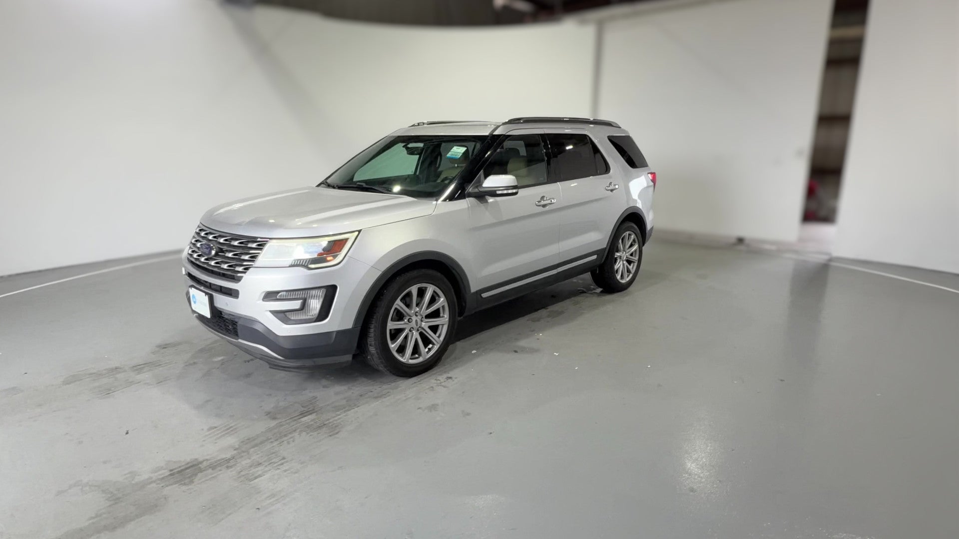 2017 Ford Explorer vehicle photo