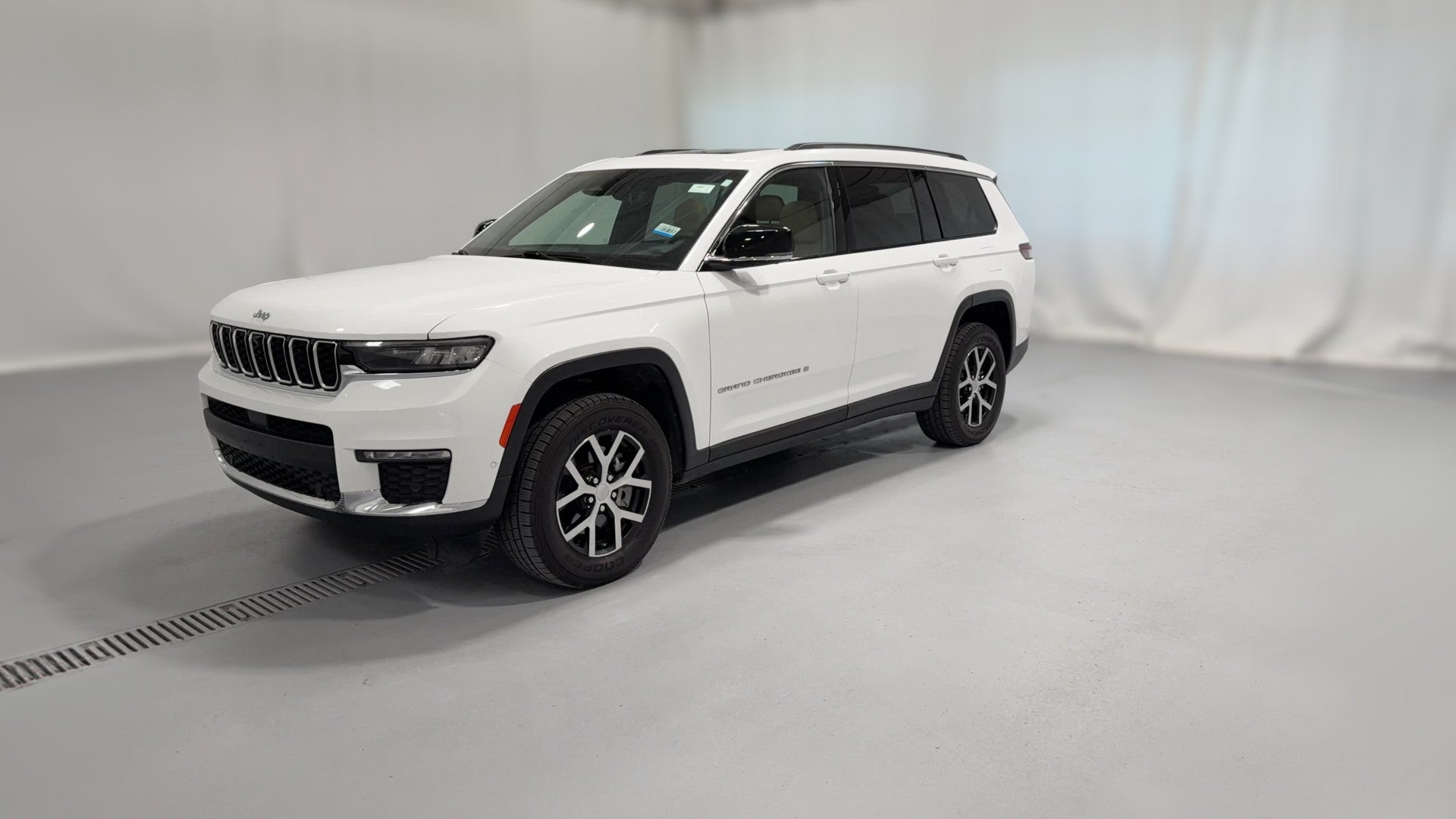 2023 Jeep Grand Cherokee L vehicle photo