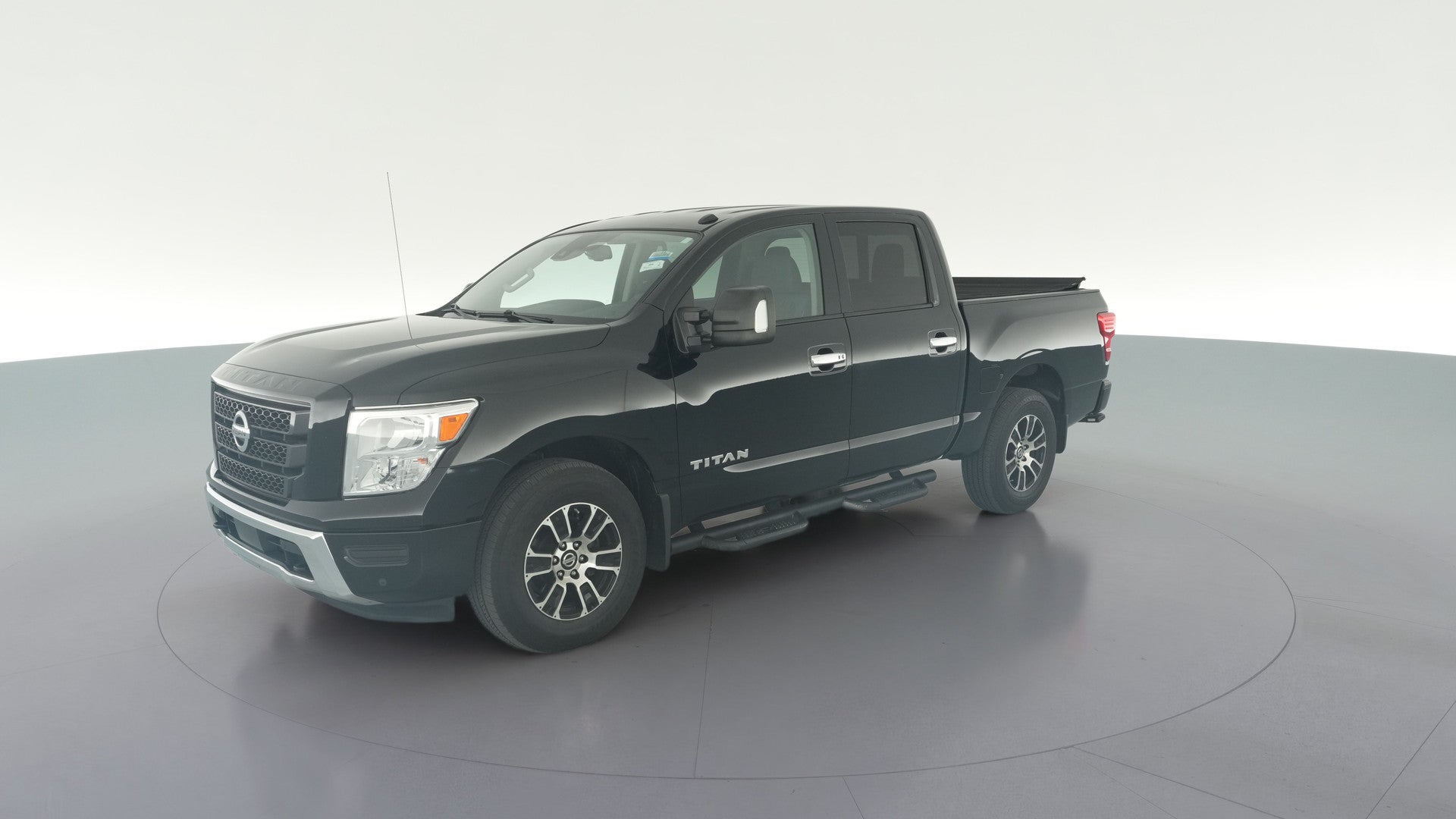 2021 Nissan Titan Crew Cab vehicle photo