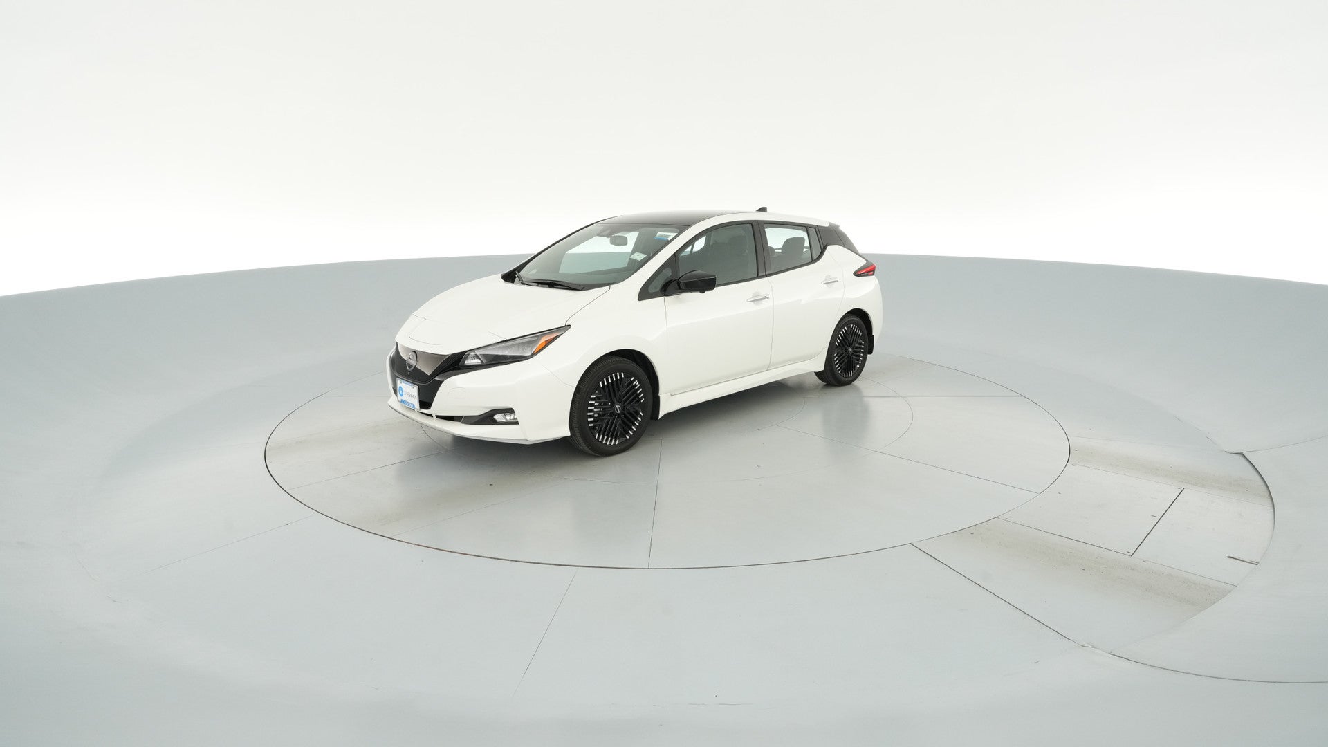 2024 Nissan LEAF vehicle photo
