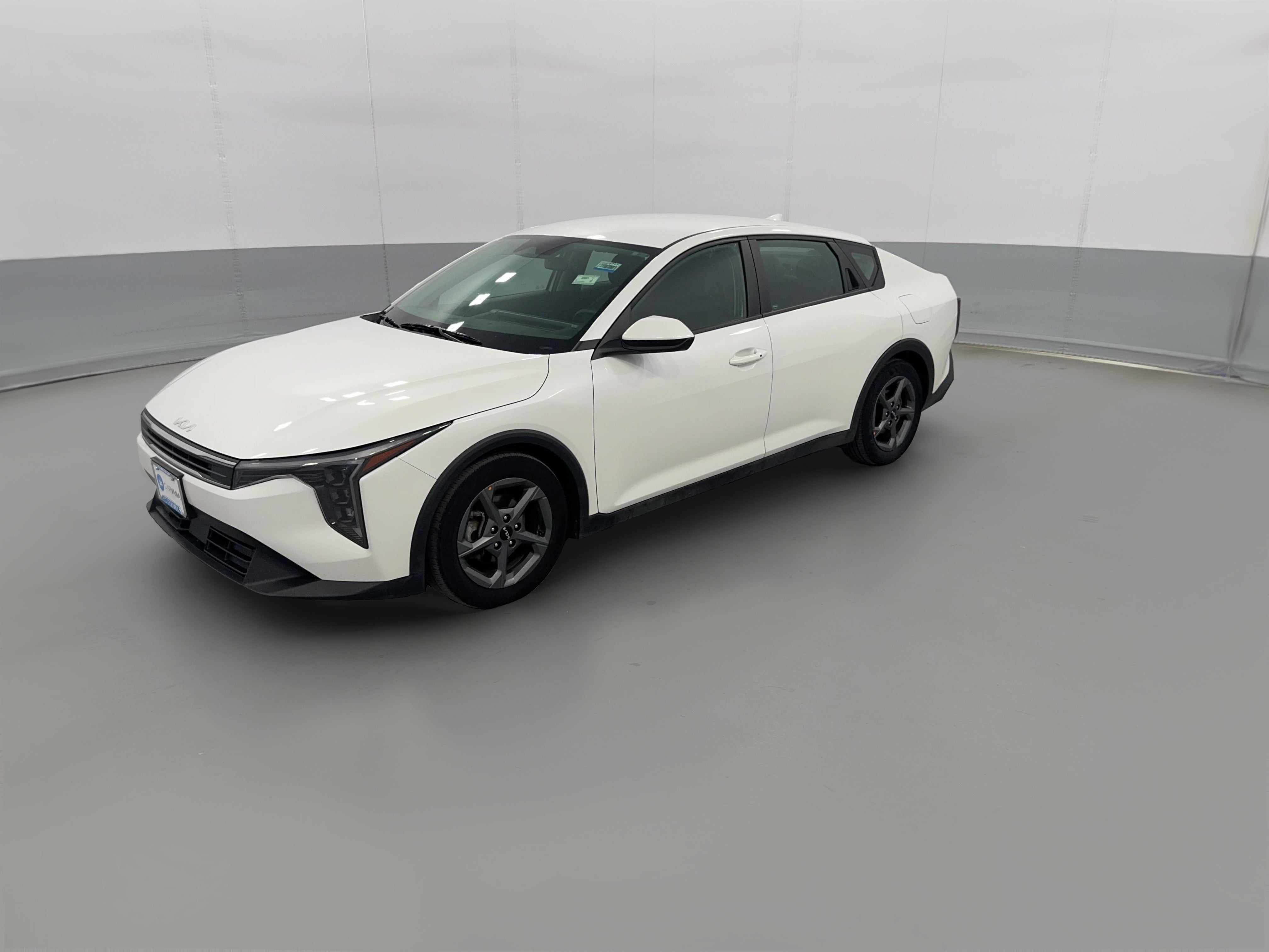 2025 Kia K4 LXS - Photo 24