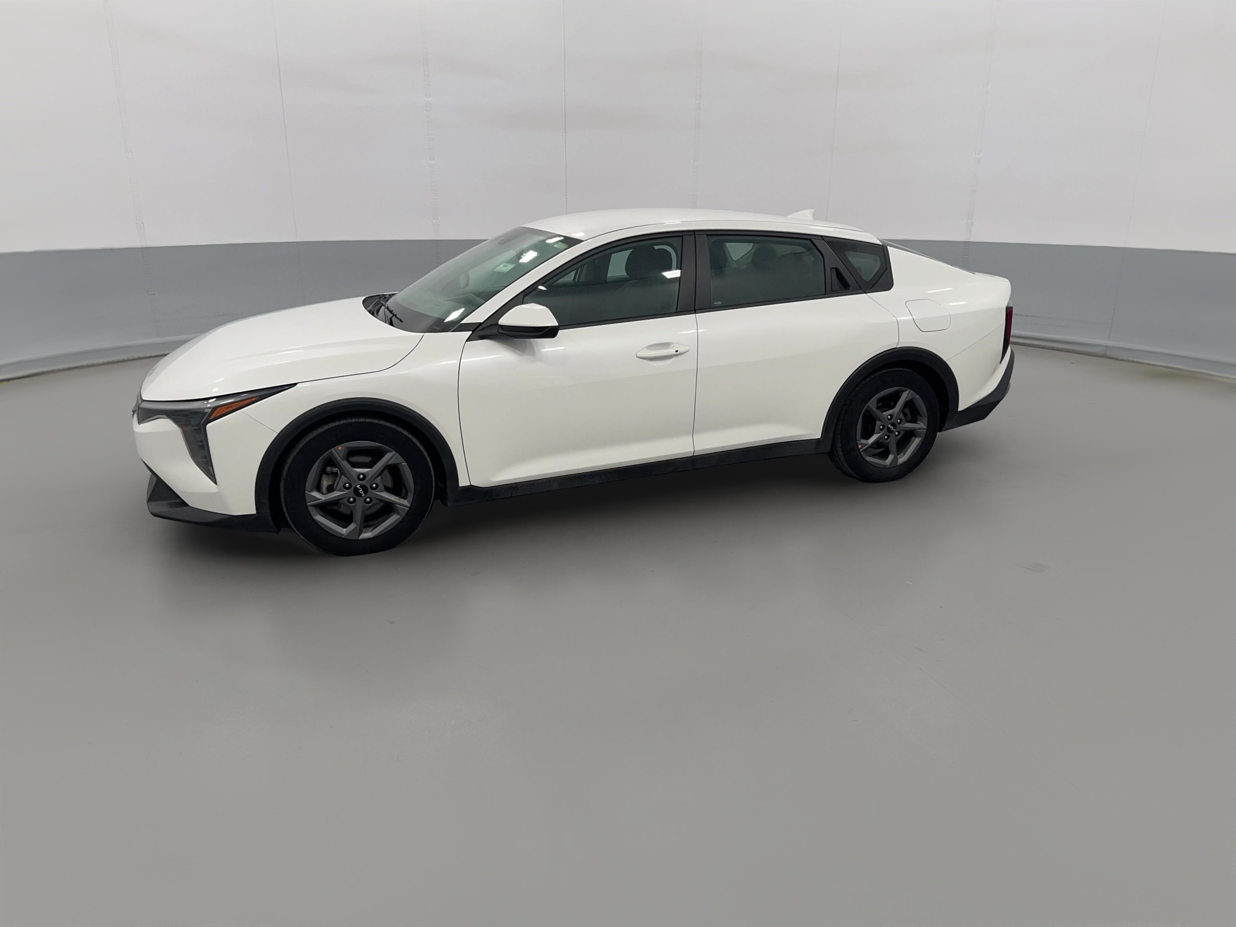 2025 Kia K4 LXS - Photo 25