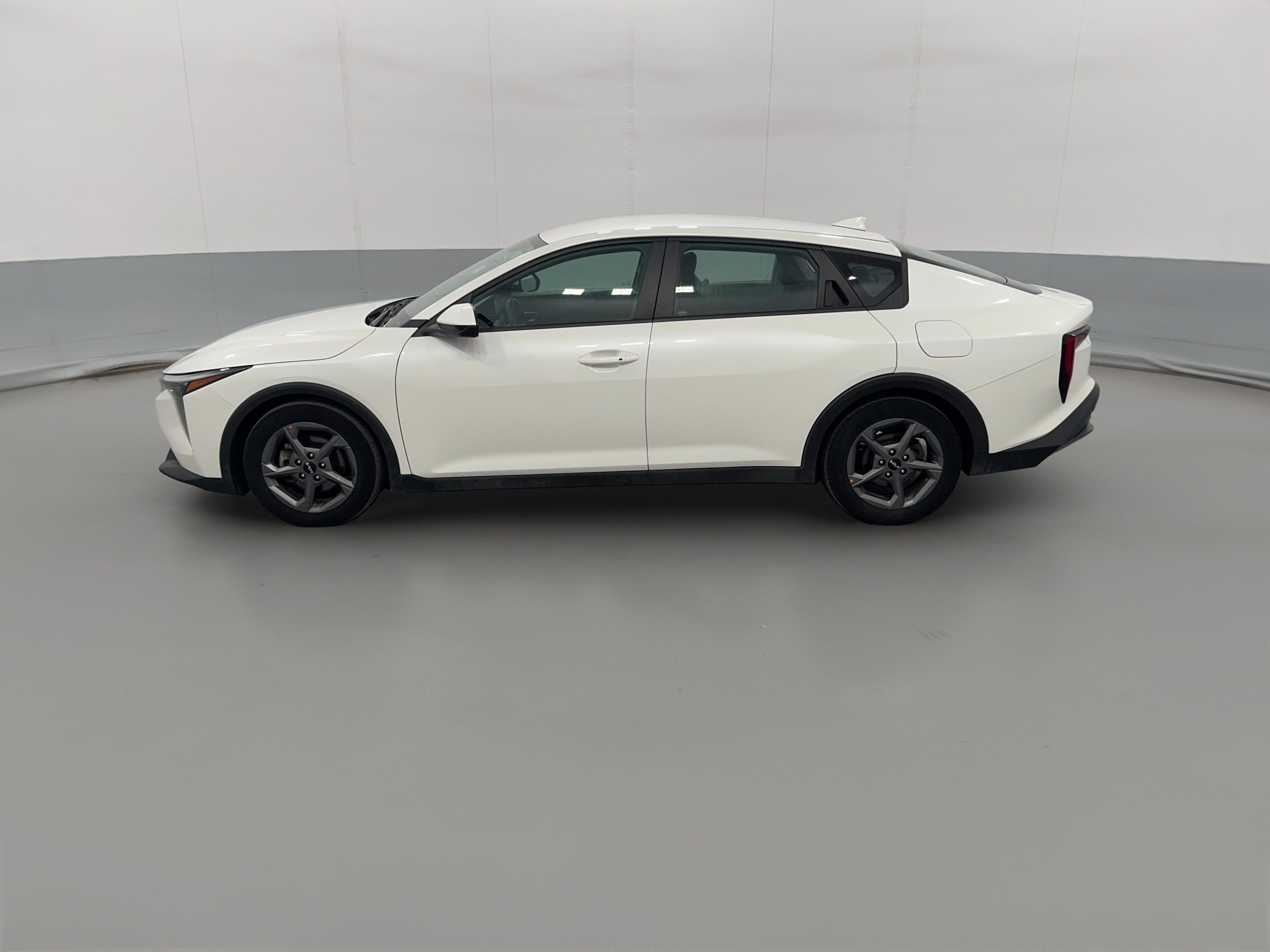 2025 Kia K4 LXS - Photo 26