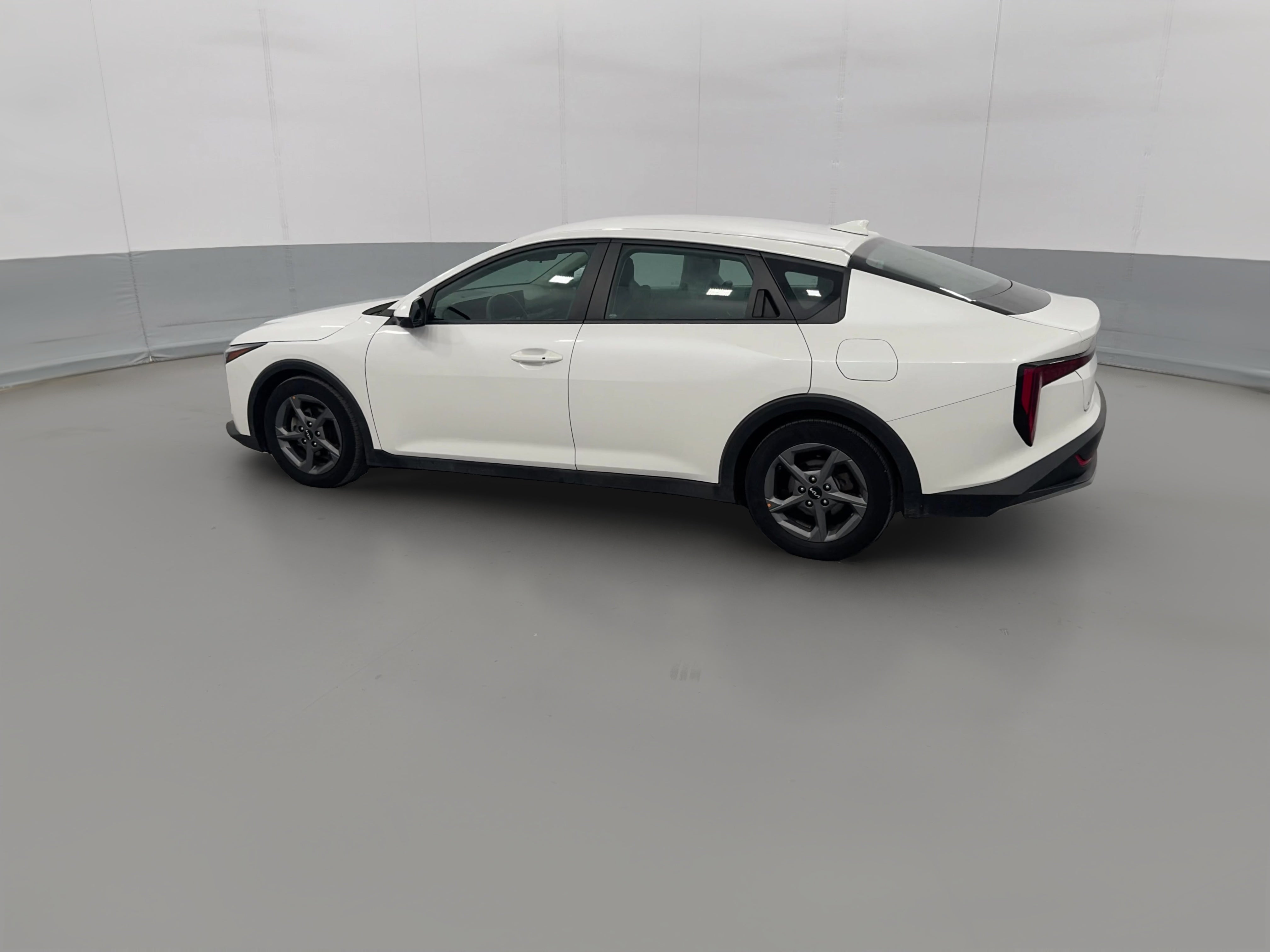 2025 Kia K4 LXS - Photo 27