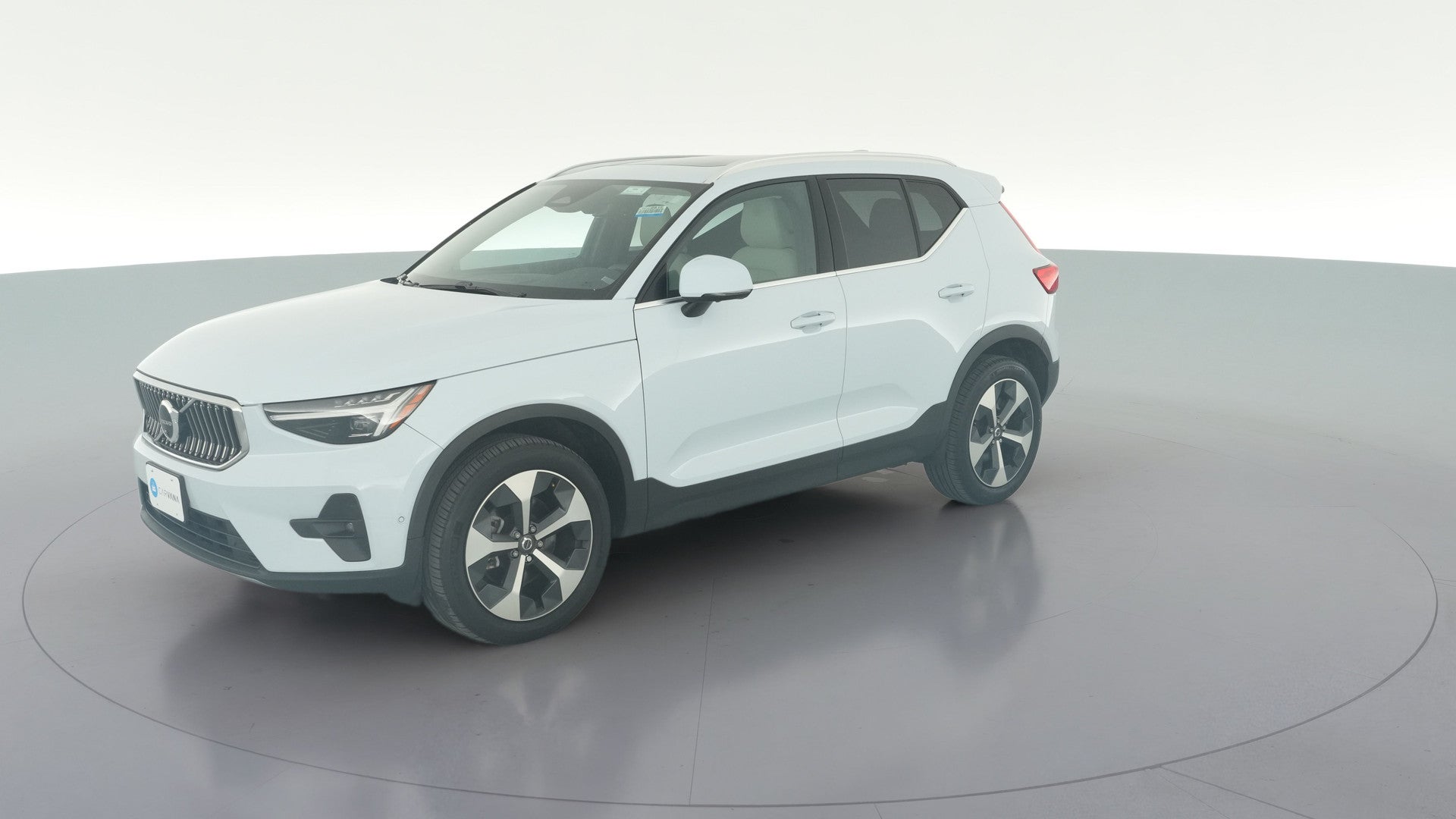 2024 Volvo XC40 vehicle photo