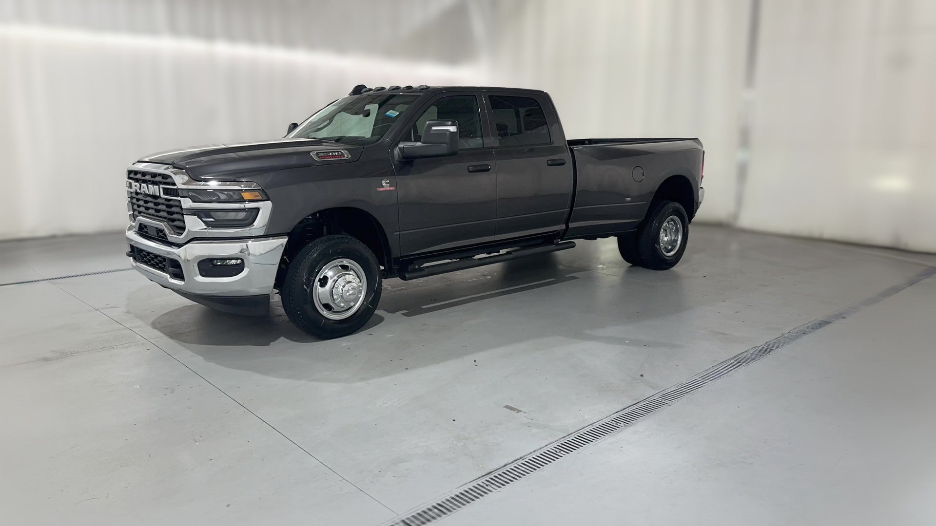 2026 Ram 3500 Crew Cab vehicle photo