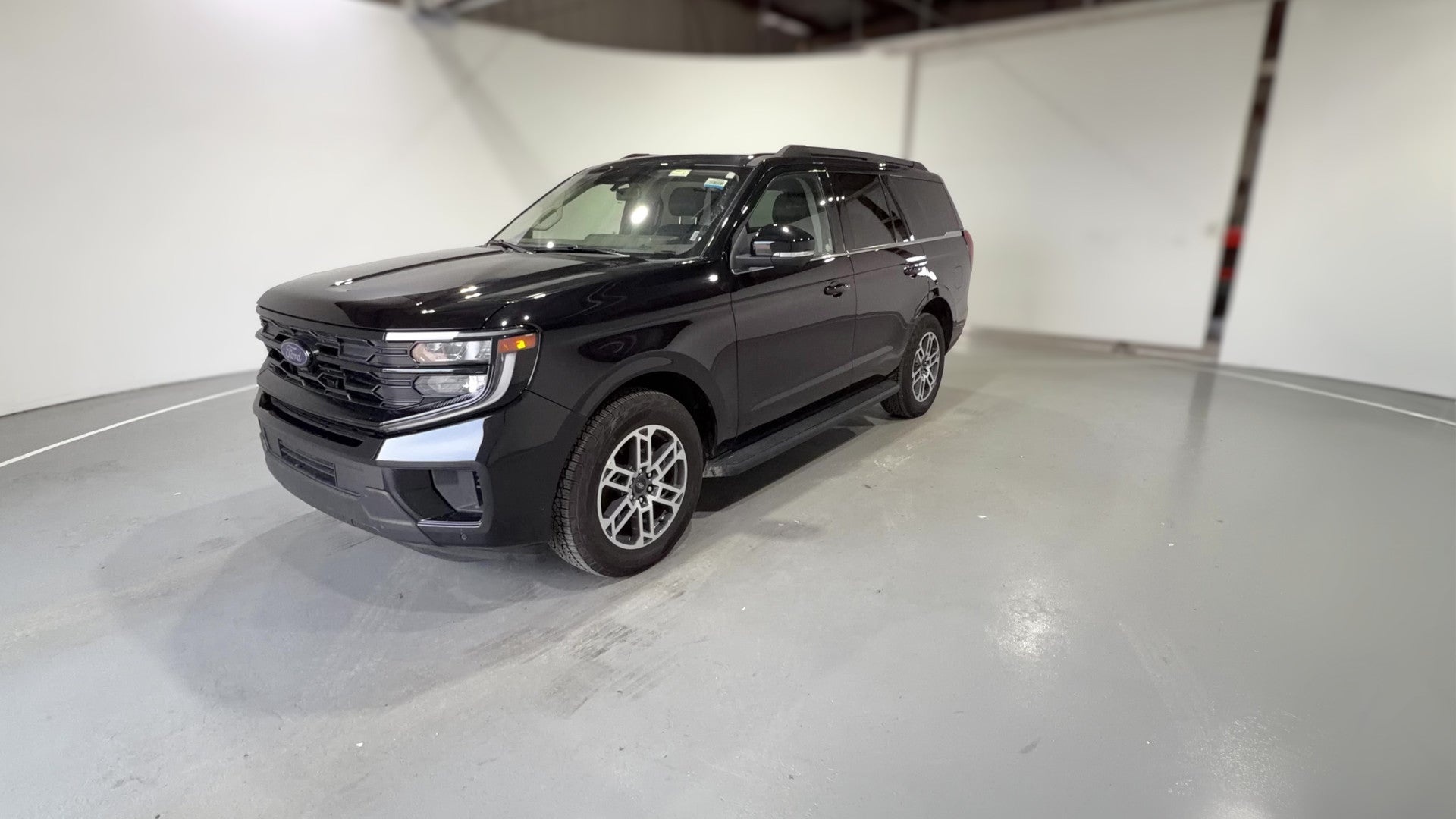 2025 Ford Expedition vehicle photo