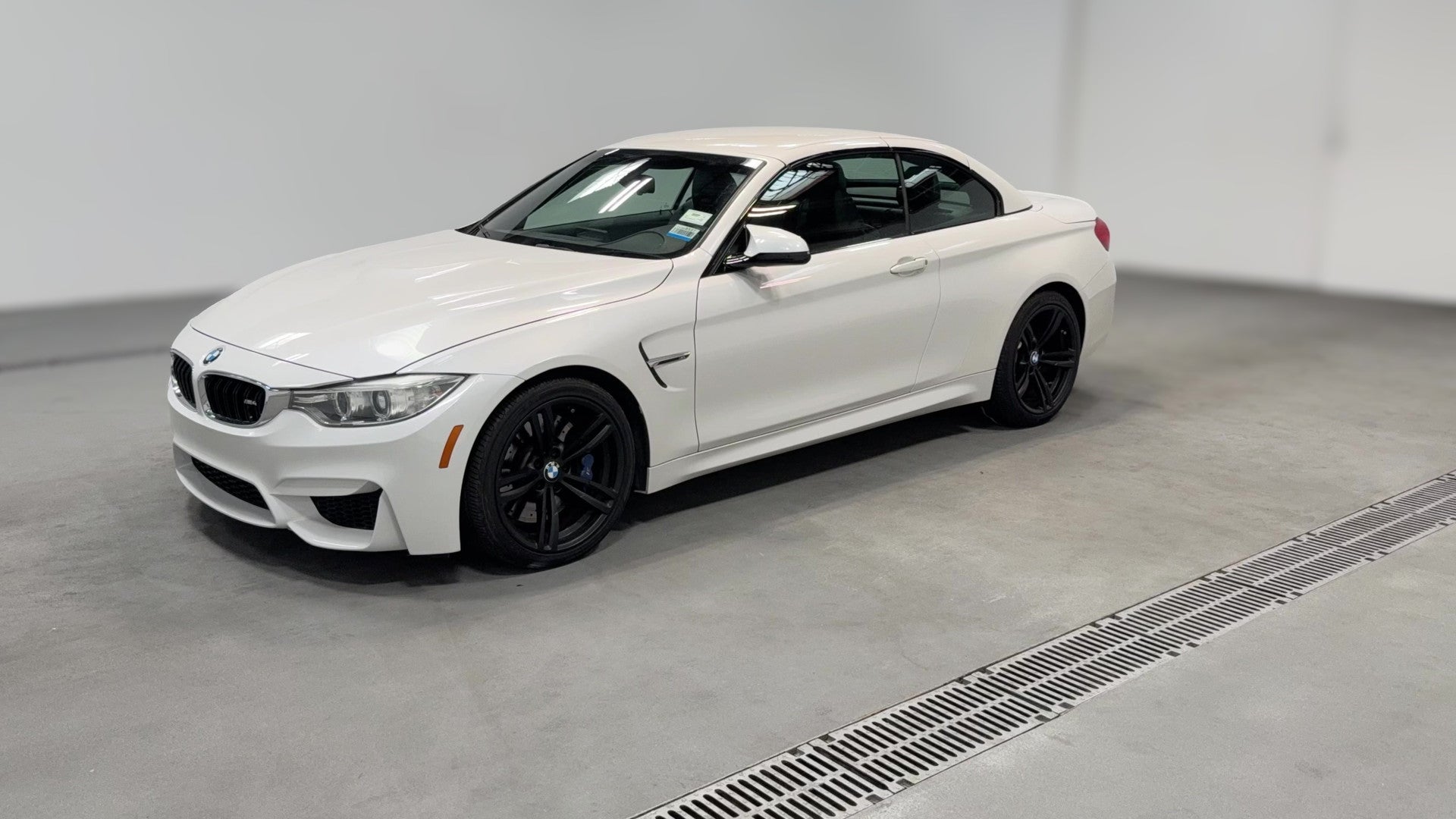 2016 BMW M4 vehicle photo