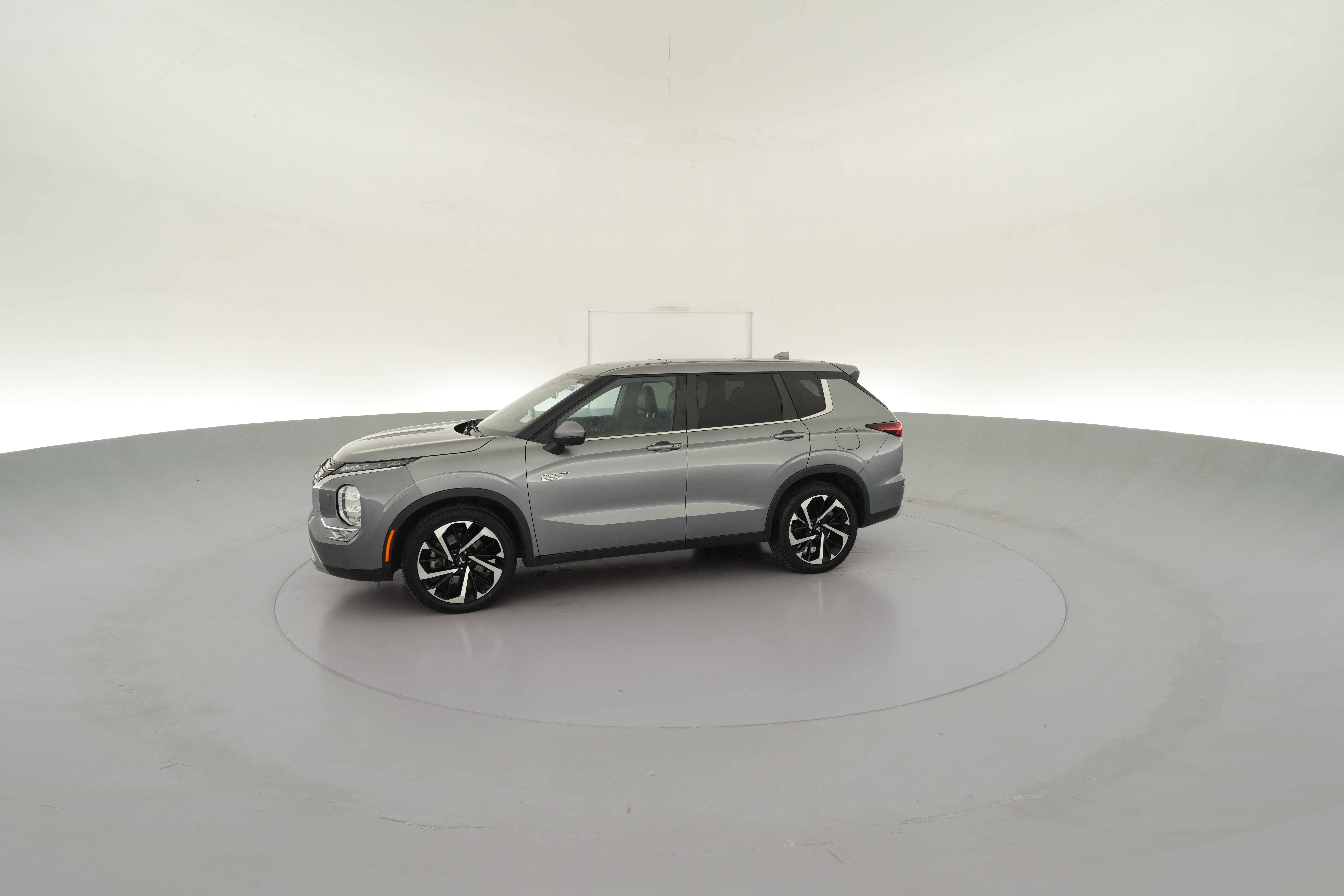 2023 Mitsubishi Outlander Plug-In Hybrid SE - Photo 30