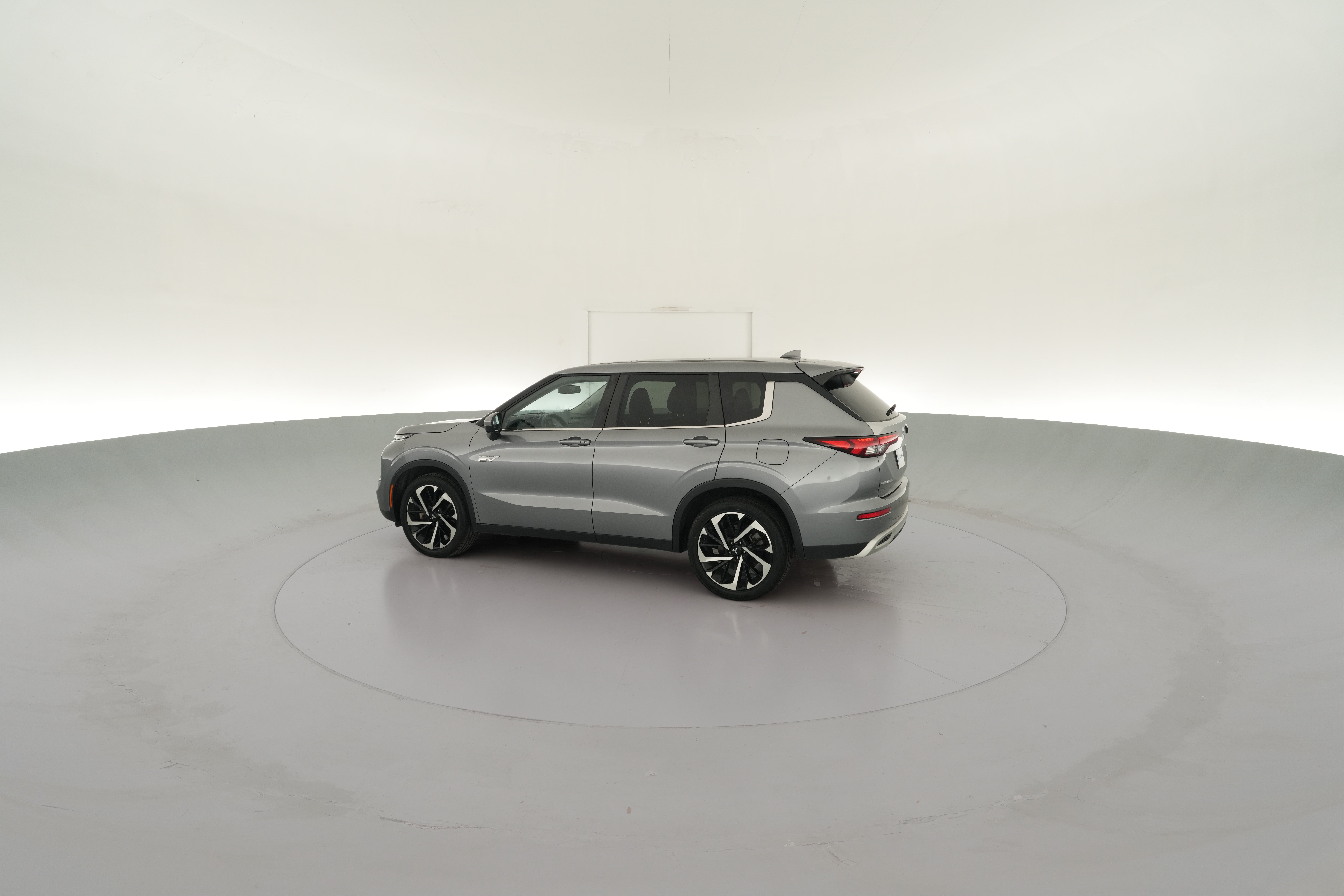 2023 Mitsubishi Outlander Plug-In Hybrid SE - Photo 32