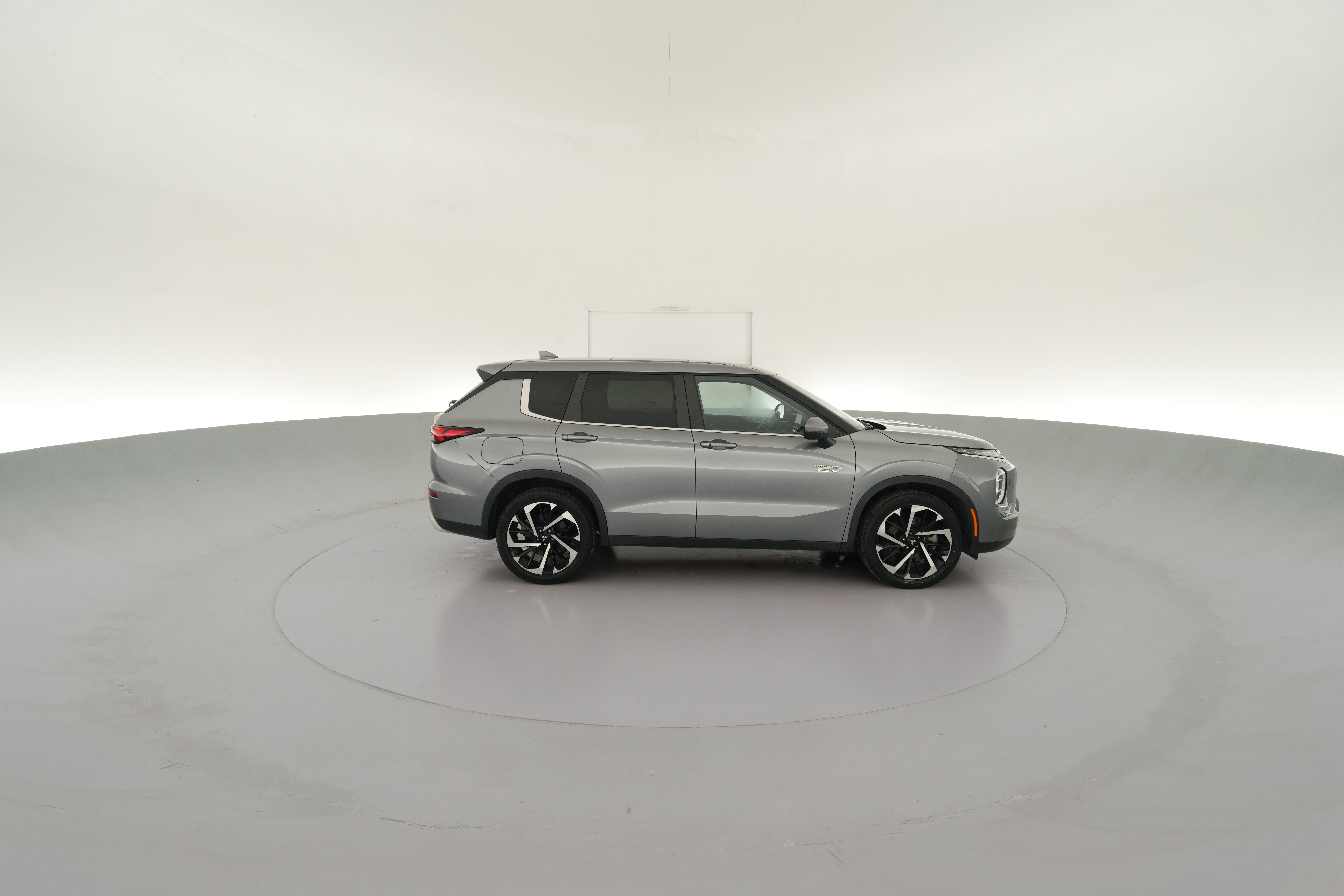 2023 Mitsubishi Outlander Plug-In Hybrid SE - Photo 39