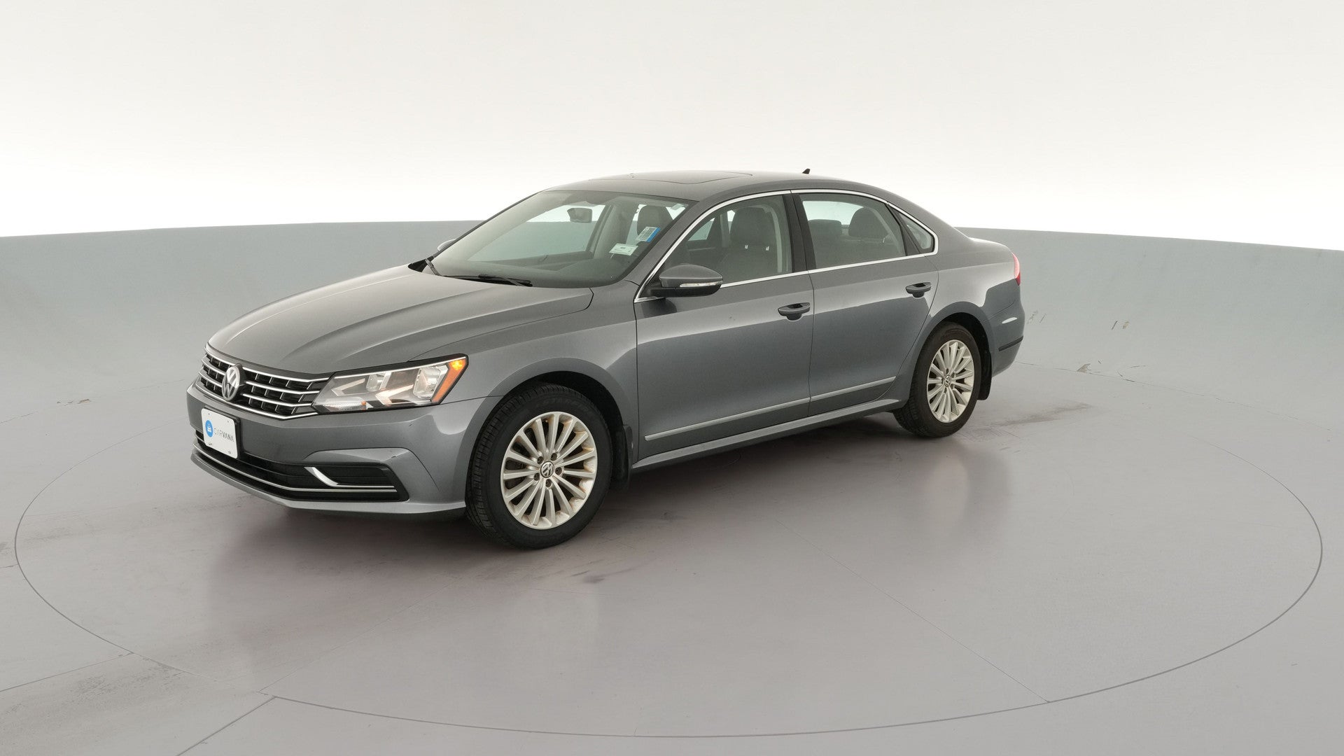 2016 Volkswagen Passat vehicle photo
