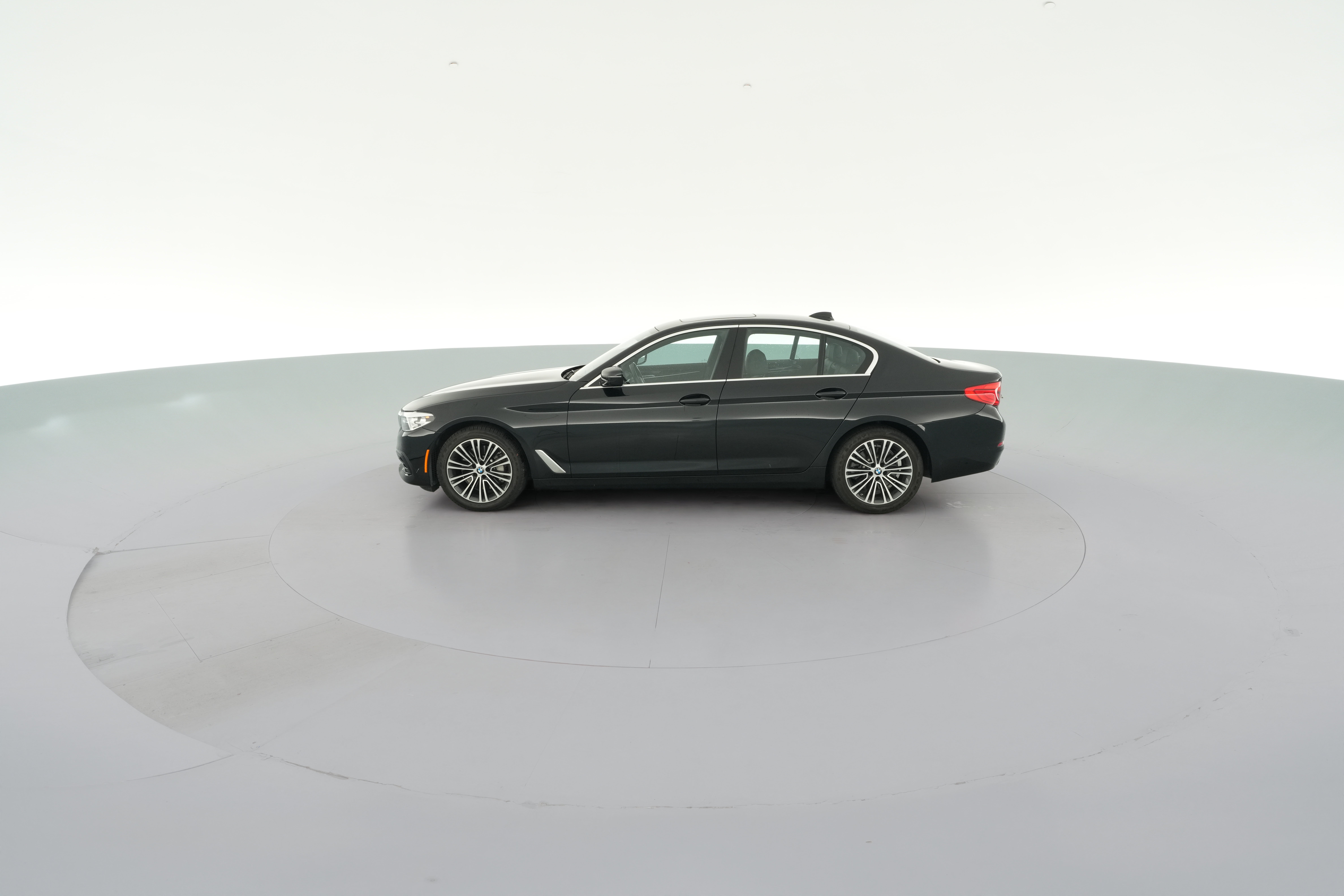 2019 BMW 5 Series 530i - Photo 30