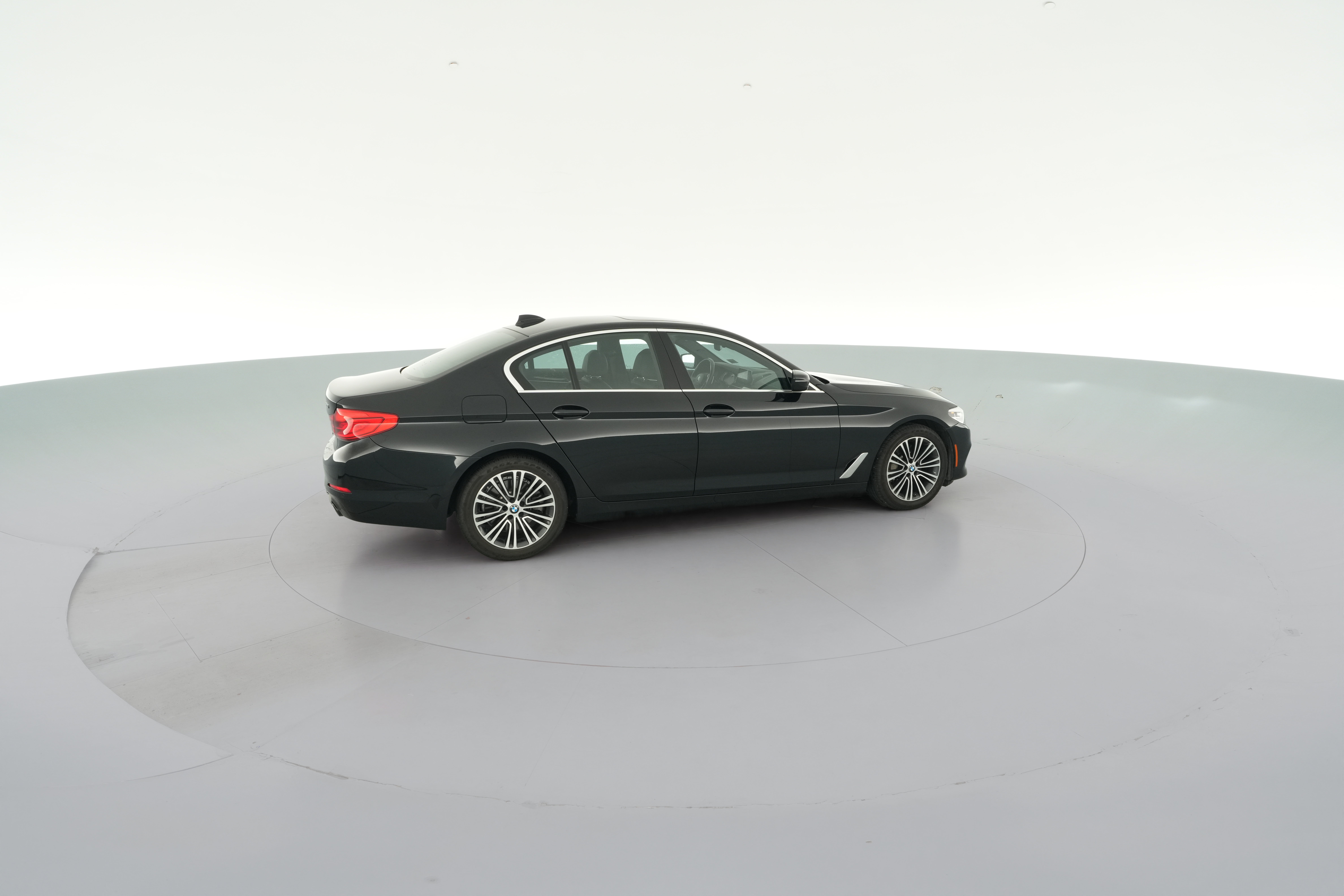 2019 BMW 5 Series 530i - Photo 37