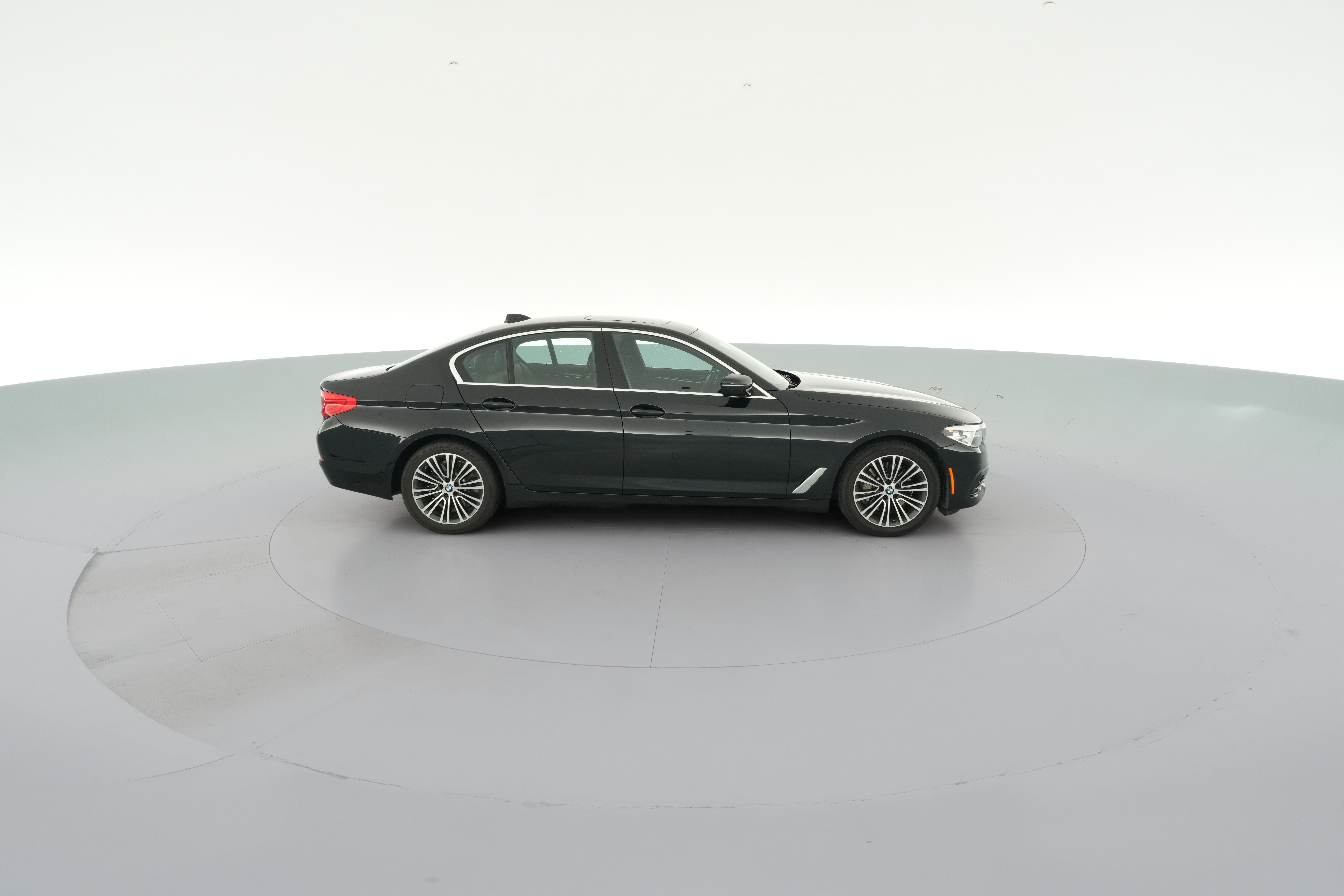 2019 BMW 5 Series 530i - Photo 38