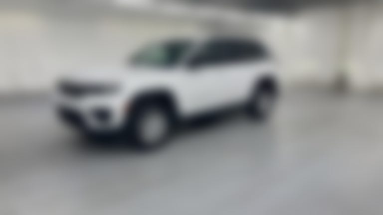 2024 Jeep Grand Cherokee vehicle photo