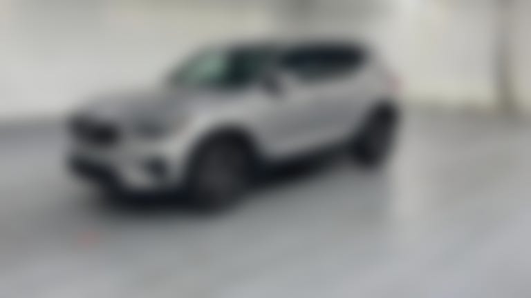 2025 Volvo XC40 vehicle photo