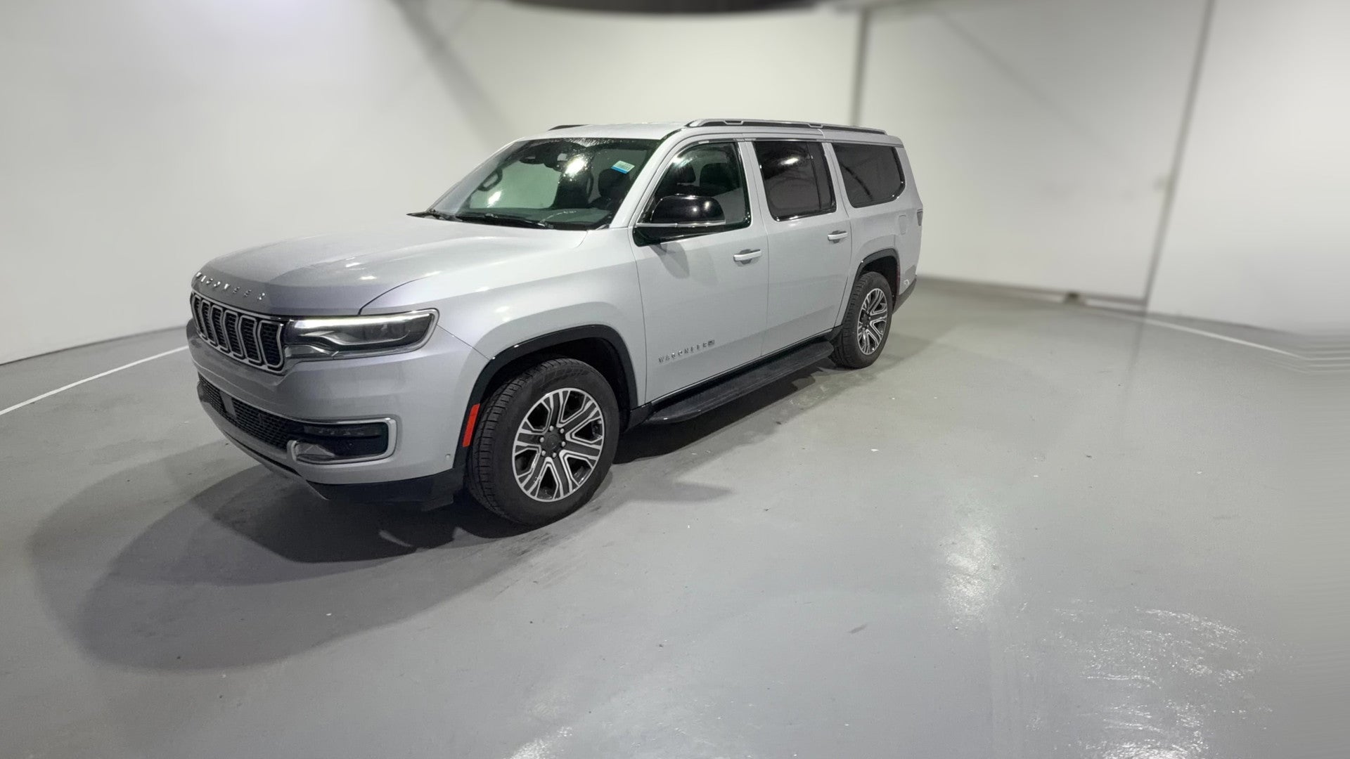2023 Jeep Wagoneer L vehicle photo
