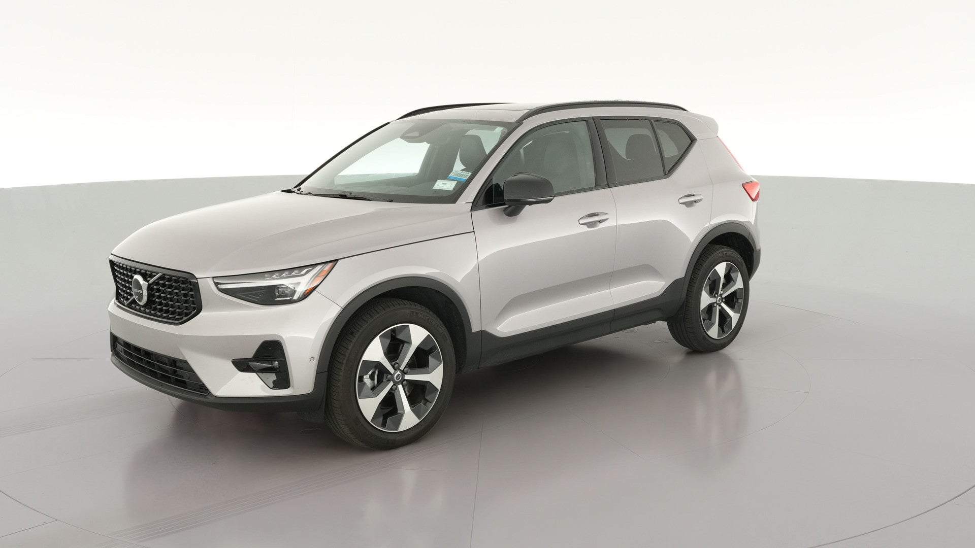 2026 Volvo XC40 vehicle photo