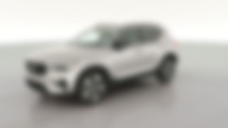 2026 Volvo XC40 vehicle photo