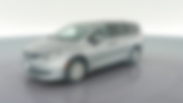 2020 Chrysler Voyager vehicle photo