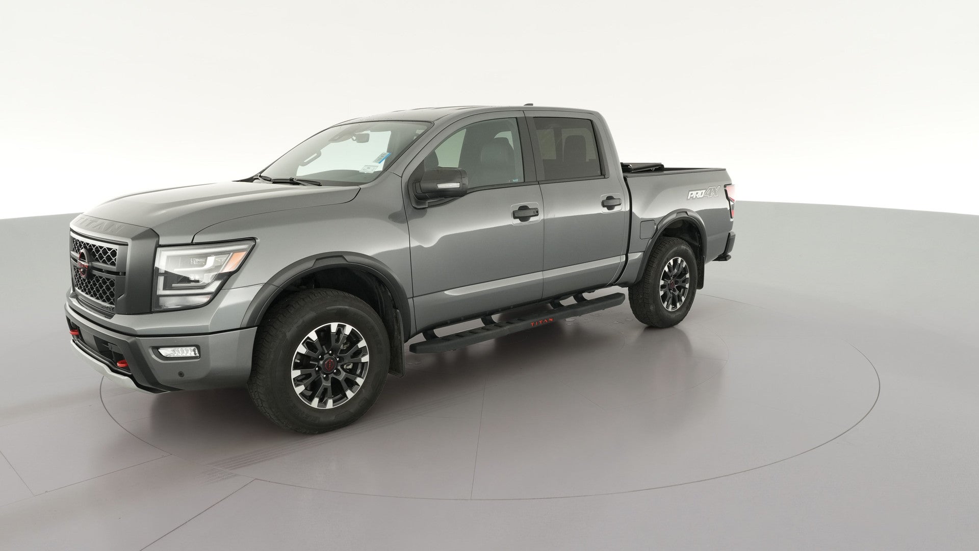 2023 Nissan Titan Crew Cab vehicle photo