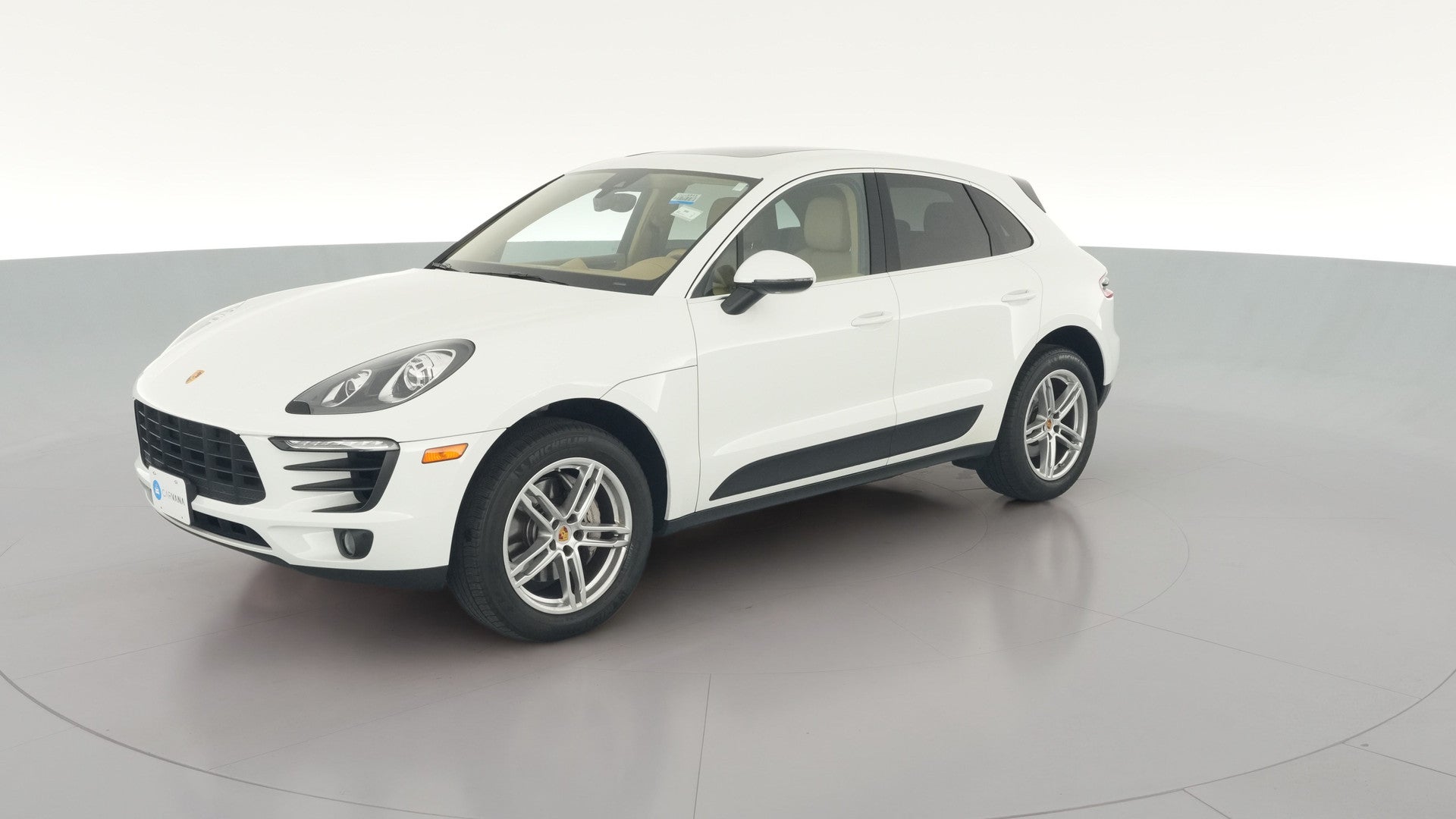 2017 Porsche Macan vehicle photo
