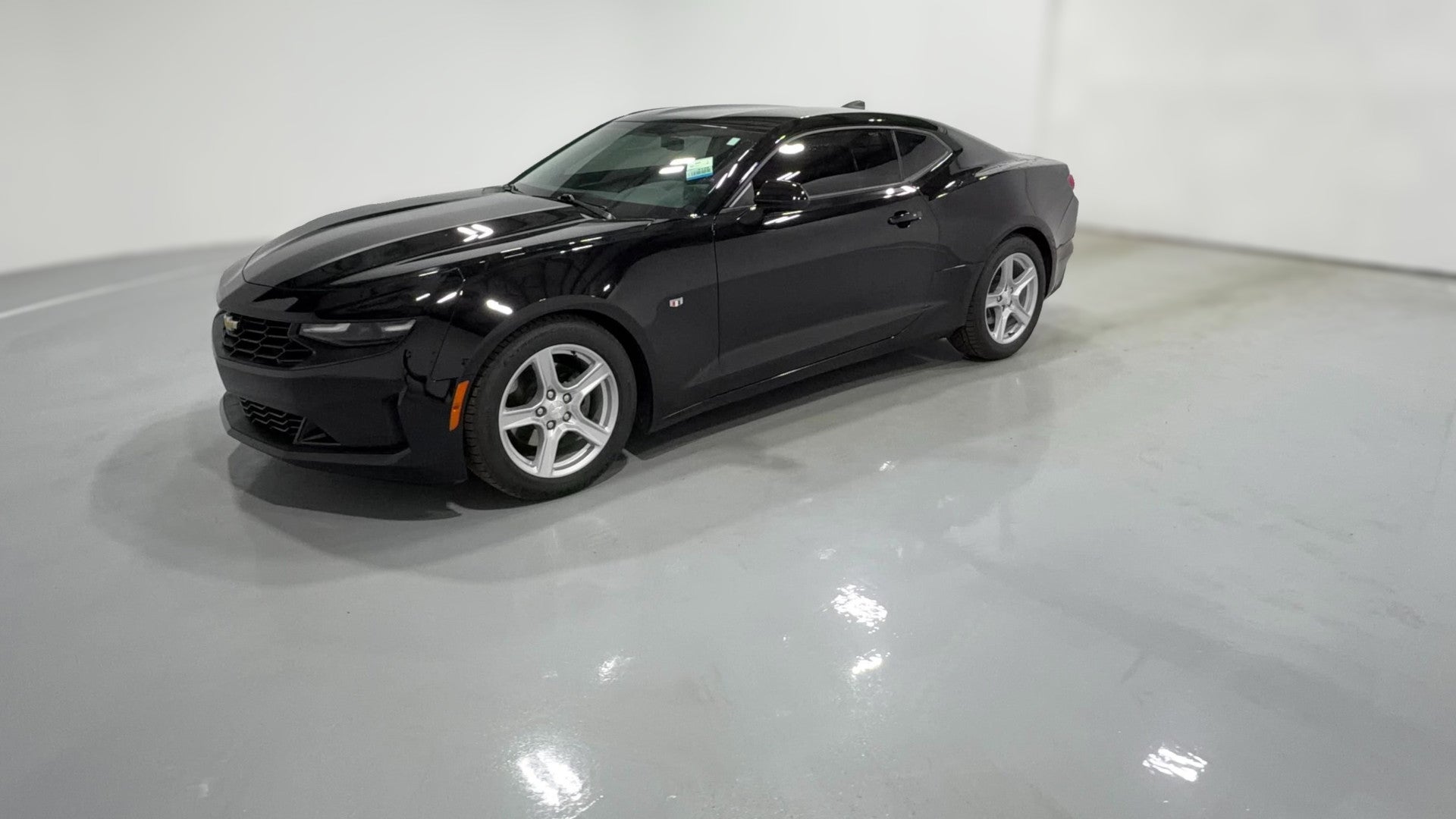 2022 Chevrolet Camaro vehicle photo