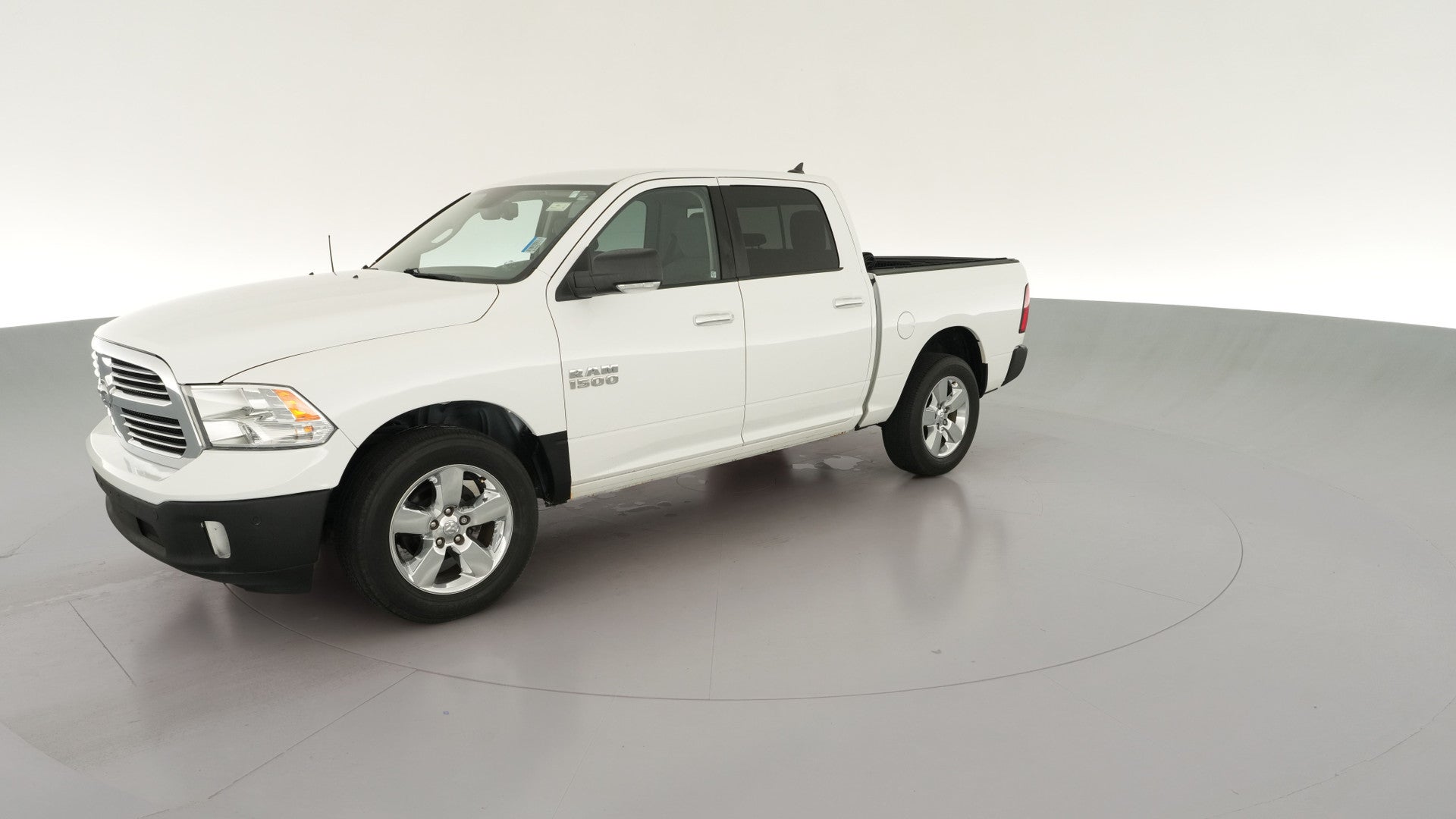 2016 Ram 1500 Crew Cab vehicle photo