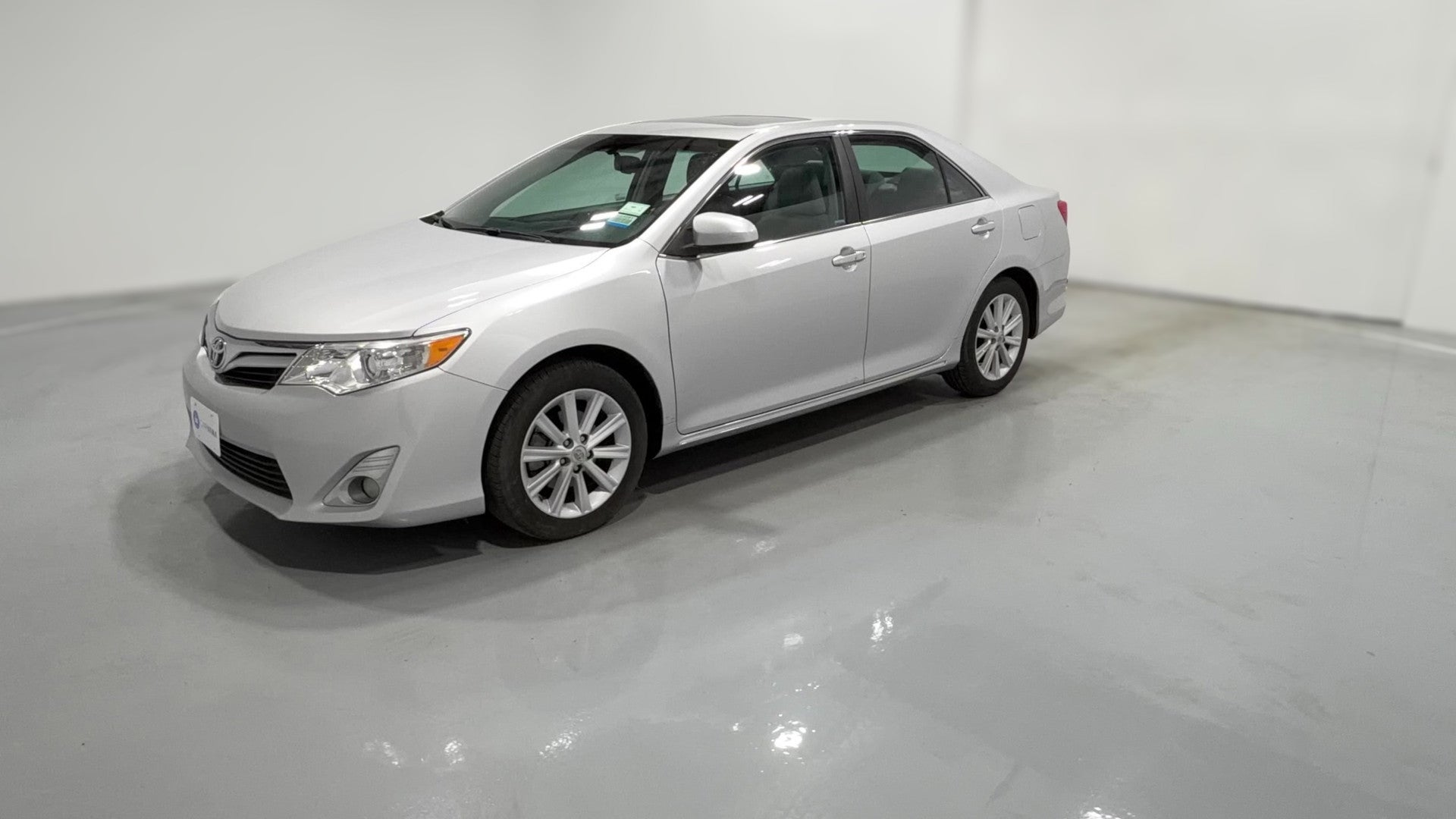 2014 Toyota Camry vehicle photo