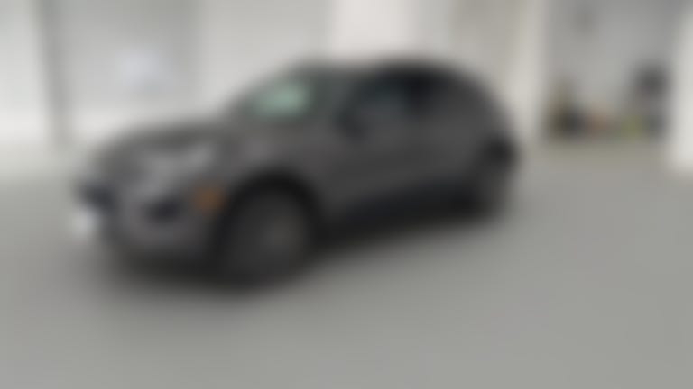 2016 Porsche Macan vehicle photo