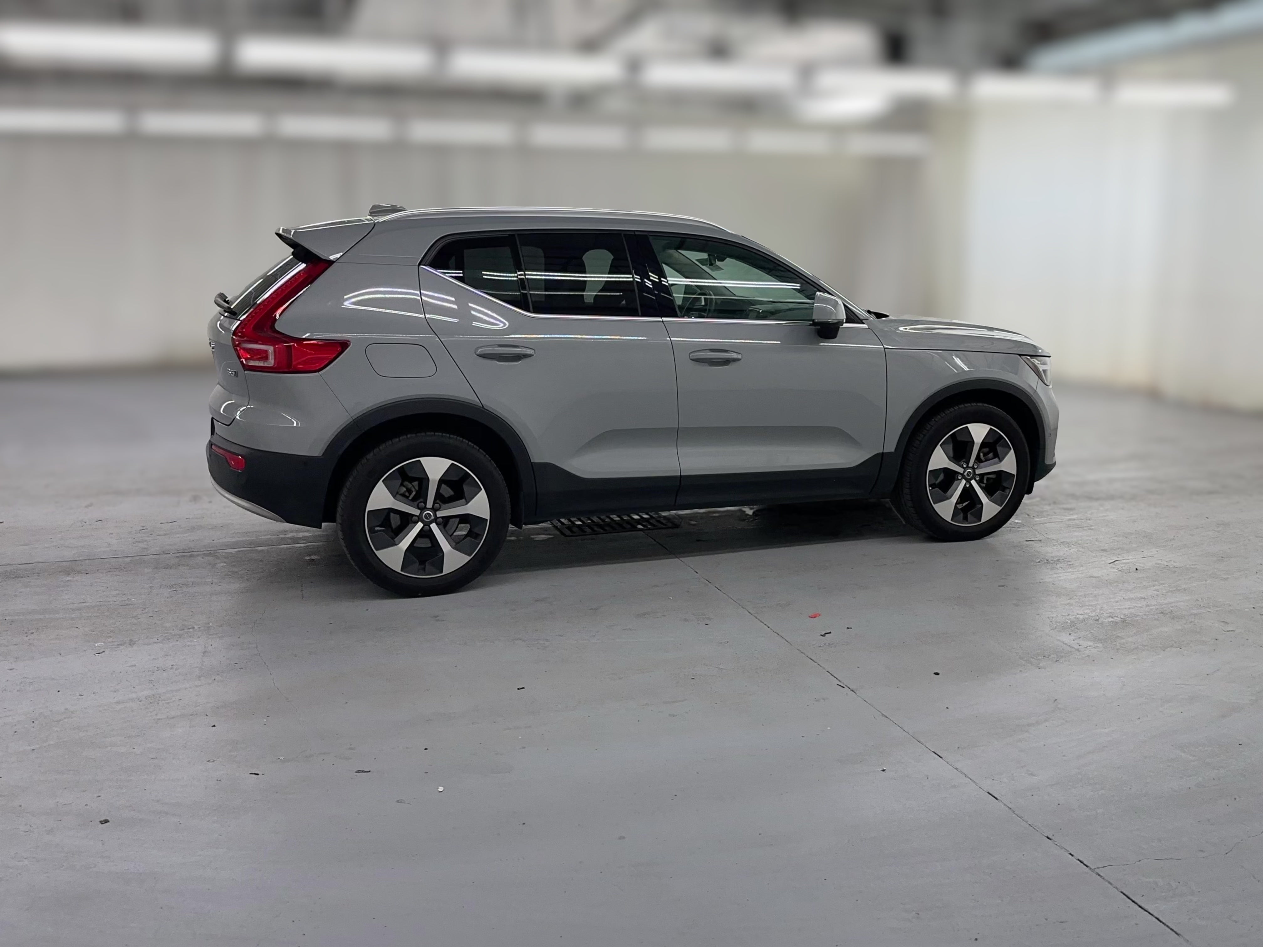 2025 Volvo XC40 Plus - Photo 38