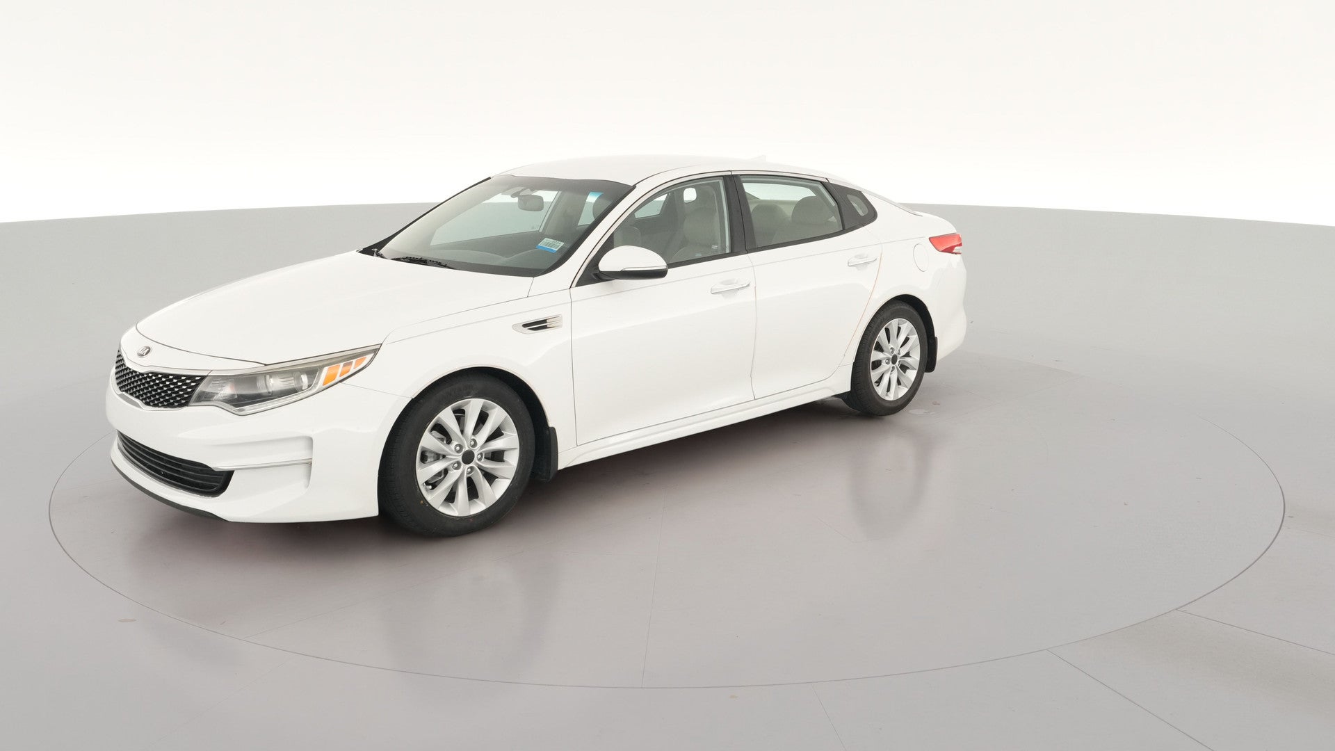 2018 Kia Optima vehicle photo