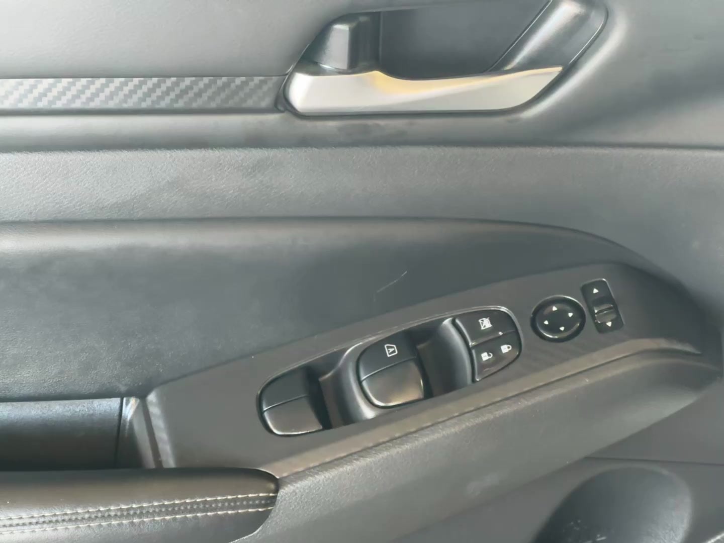 2025 Nissan Altima SV - Photo 21