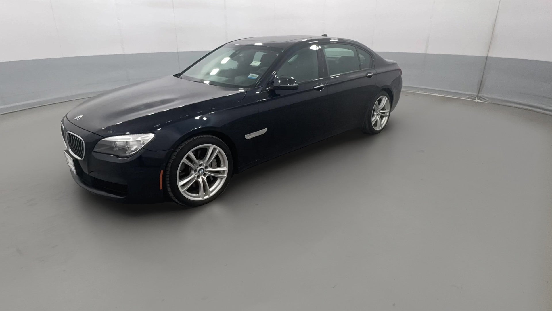 2014 BMW 7 Series vehicle photo