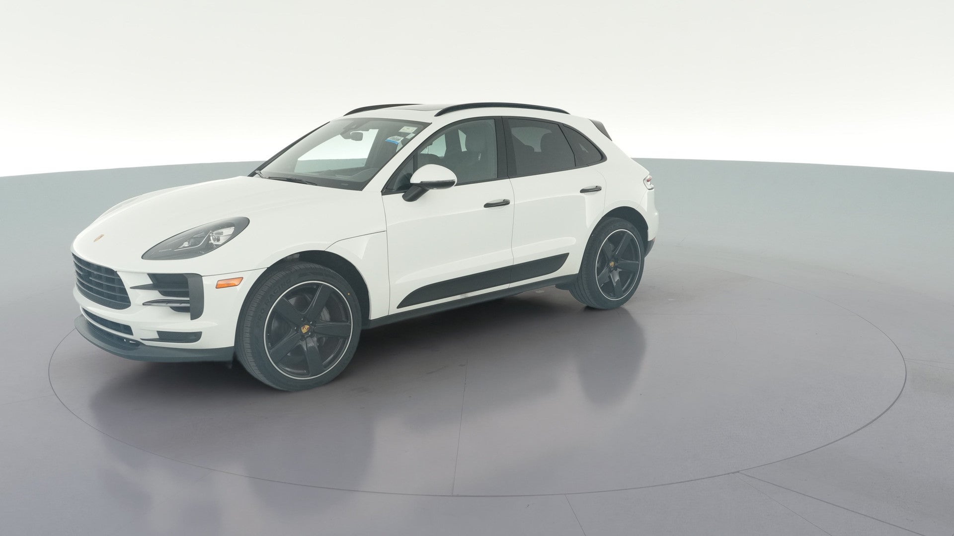 2020 Porsche Macan vehicle photo
