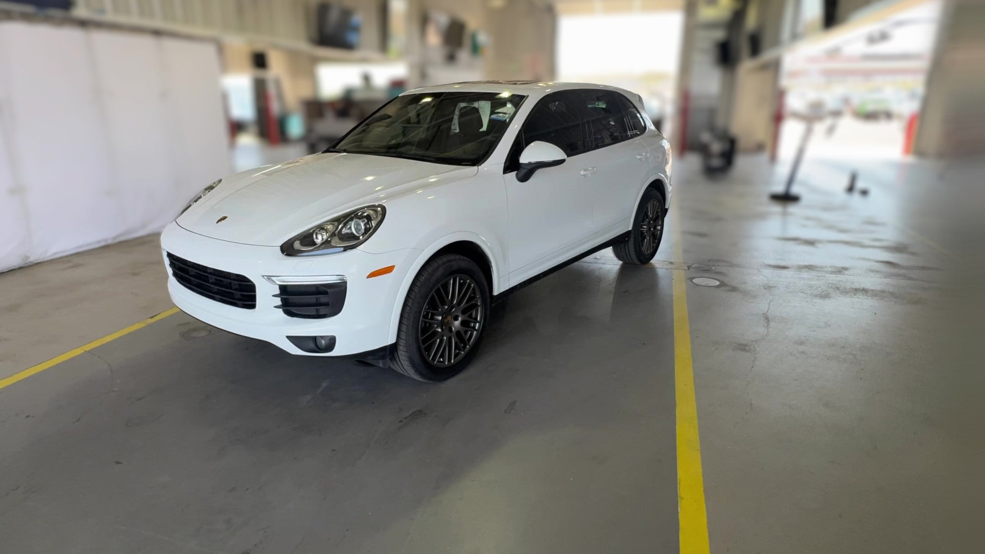 2018 Porsche Cayenne vehicle photo