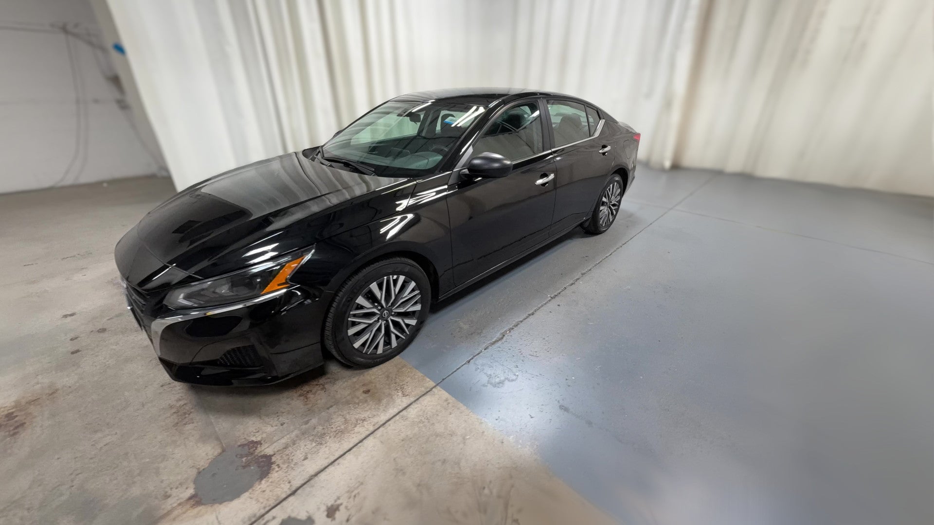 2025 Nissan Altima vehicle photo