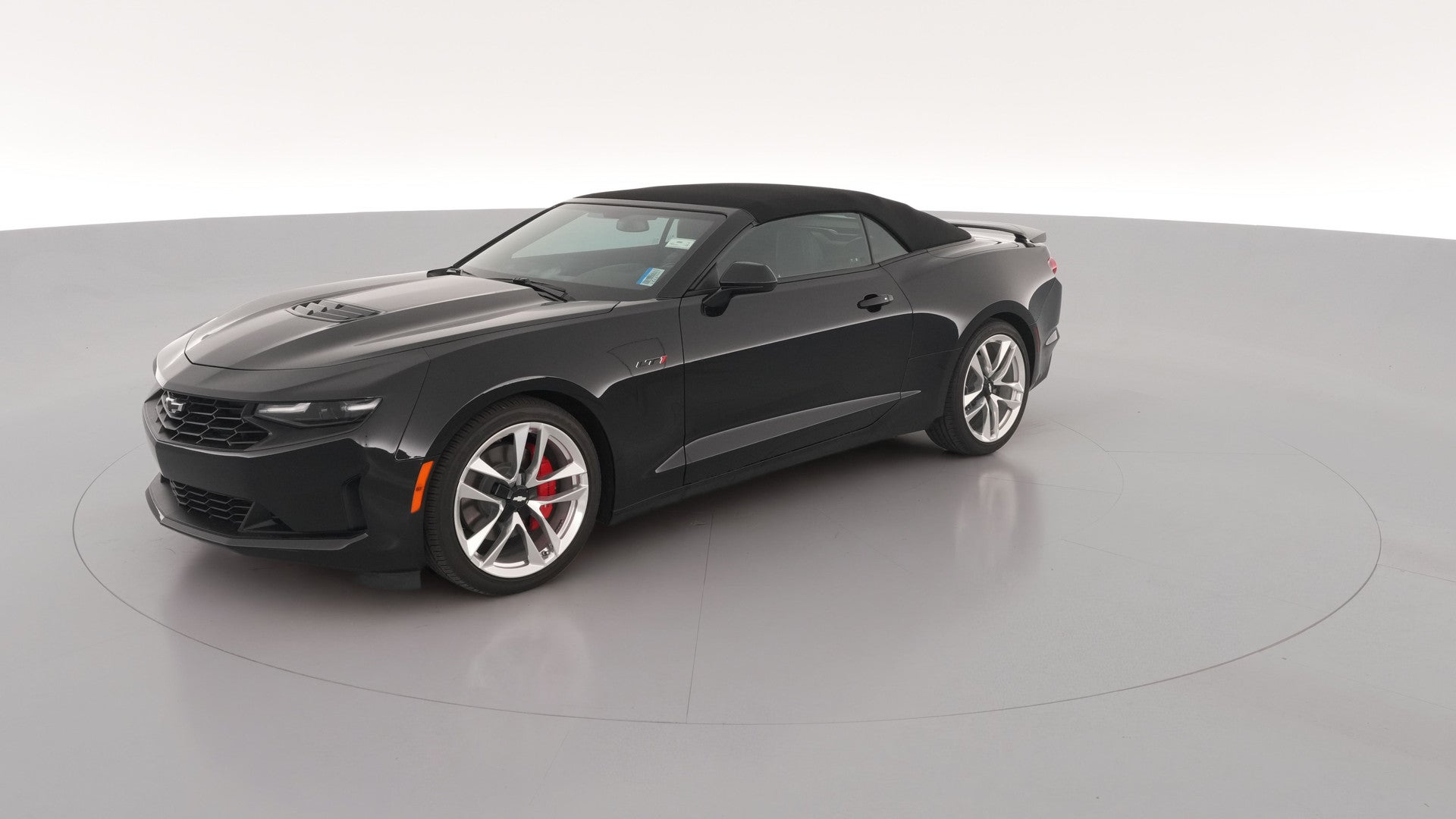 2021 Chevrolet Camaro vehicle photo