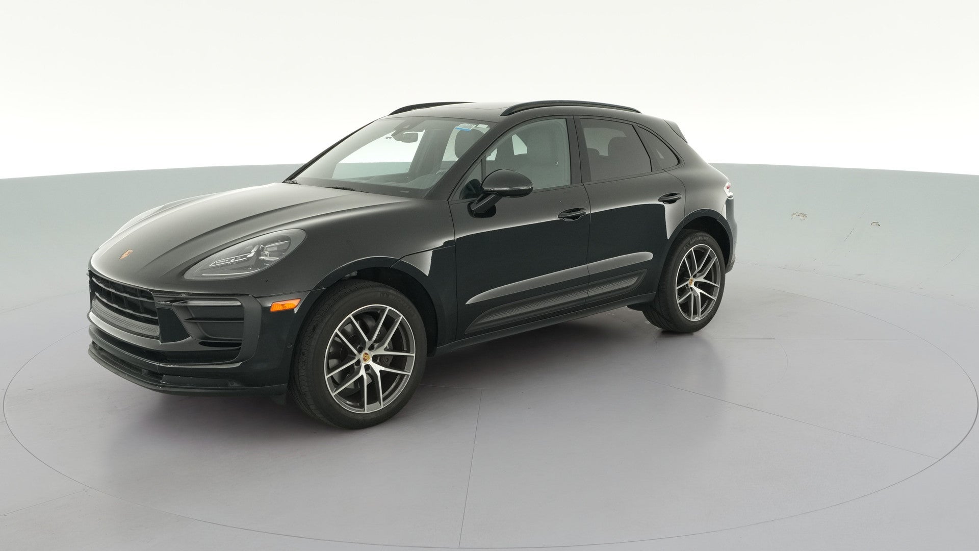 2022 Porsche Macan vehicle photo