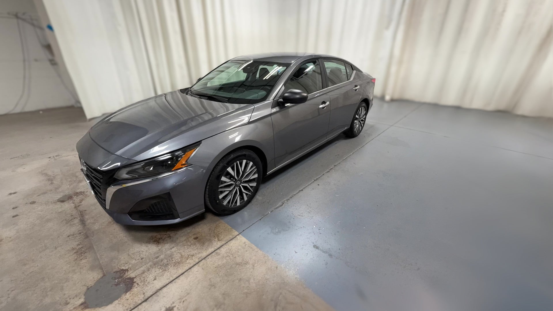 2025 Nissan Altima vehicle photo
