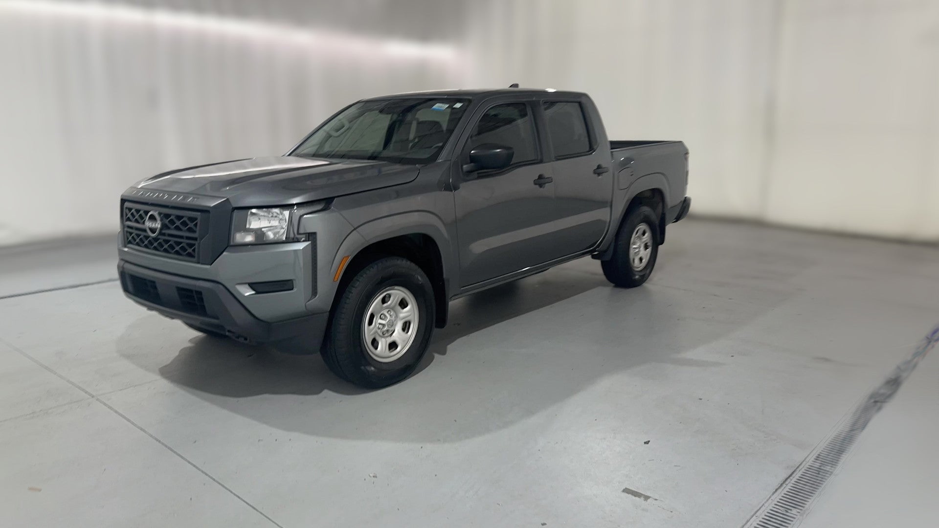 2022 Nissan Frontier Crew Cab vehicle photo