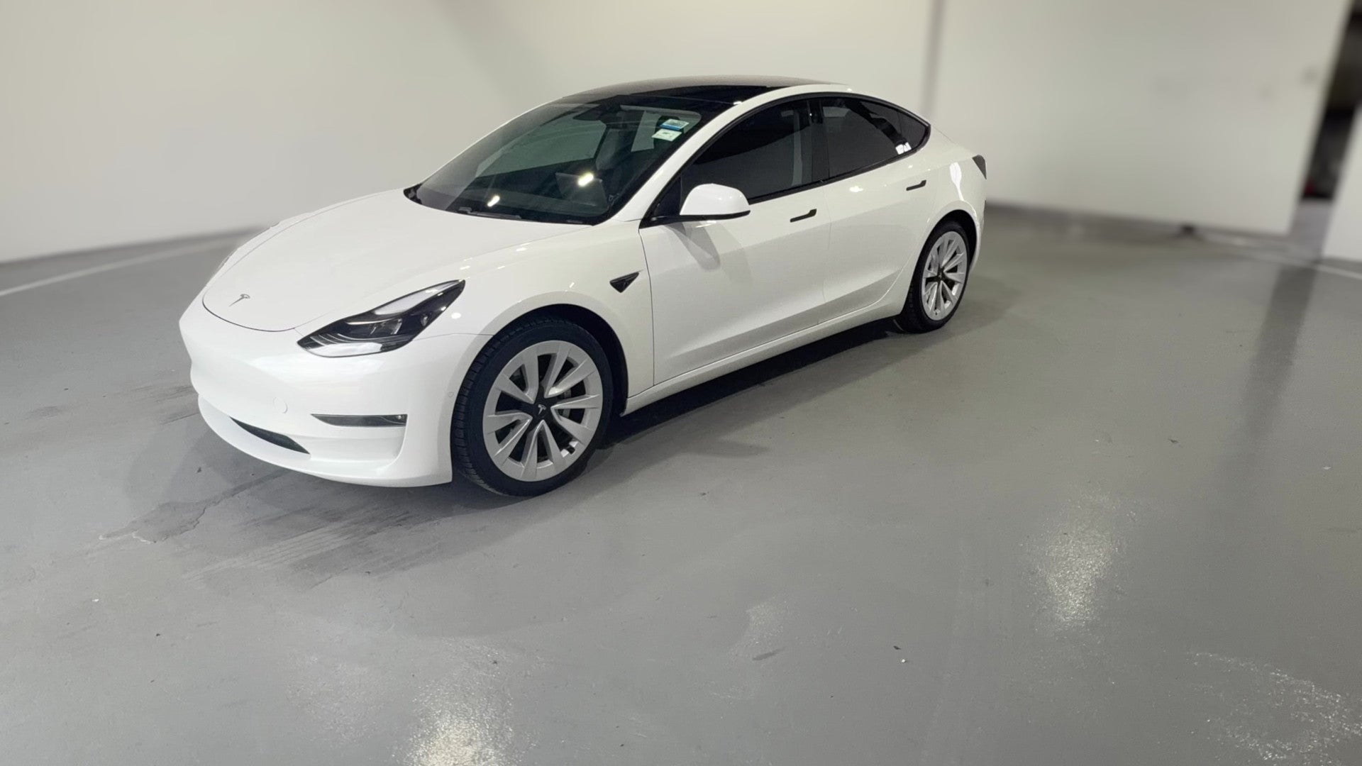 2021 Tesla Model 3 vehicle photo