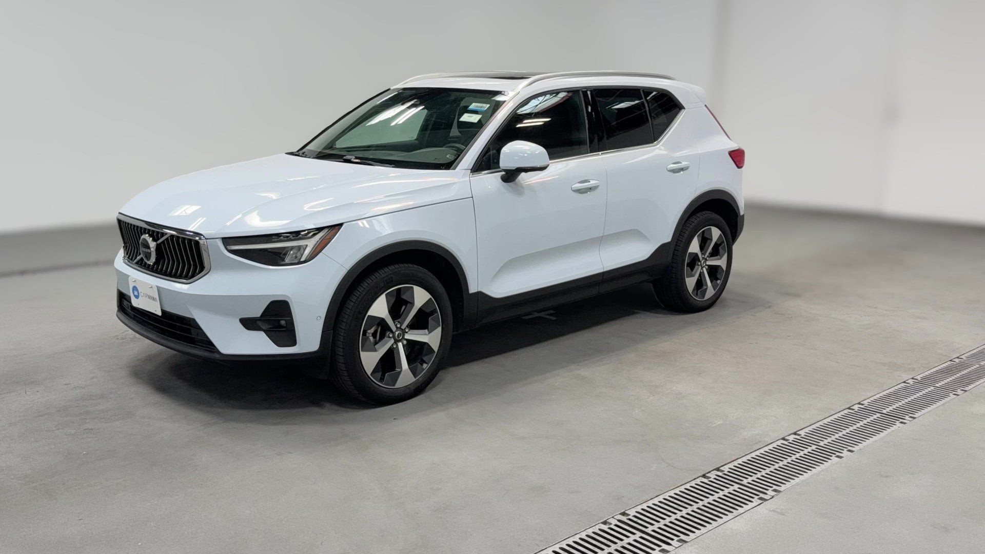 2024 Volvo XC40 vehicle photo