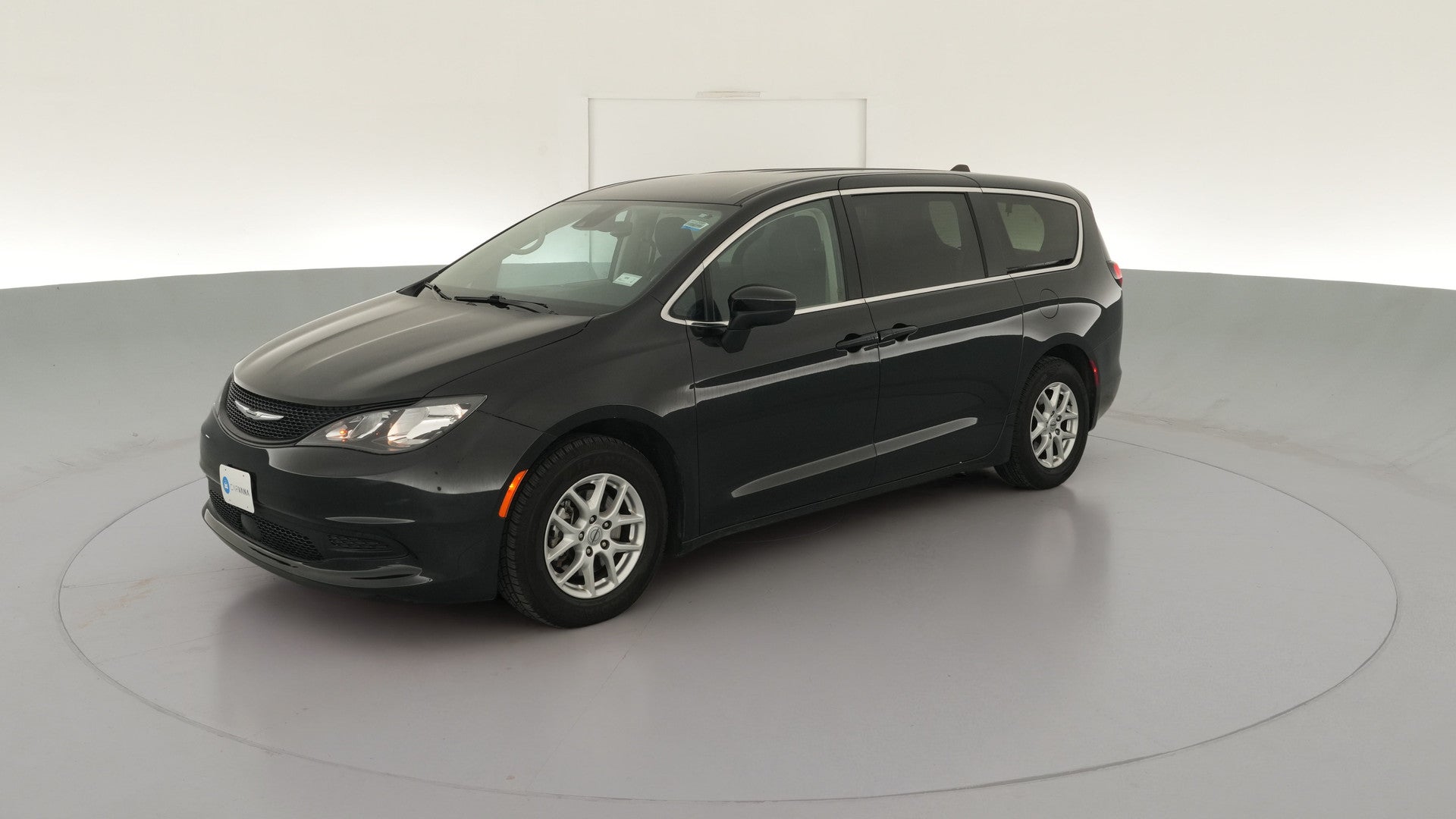 2023 Chrysler Voyager vehicle photo