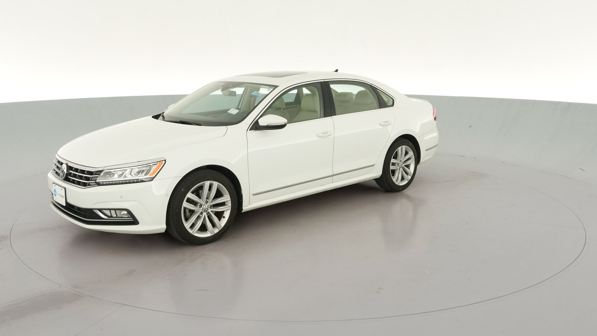 2018 Volkswagen Passat vehicle photo