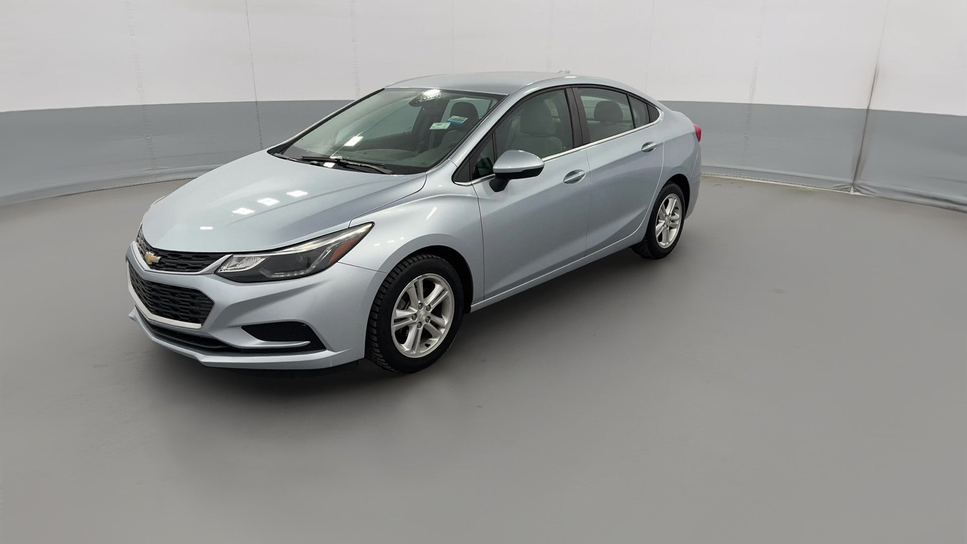 2018 Chevrolet Cruze vehicle photo